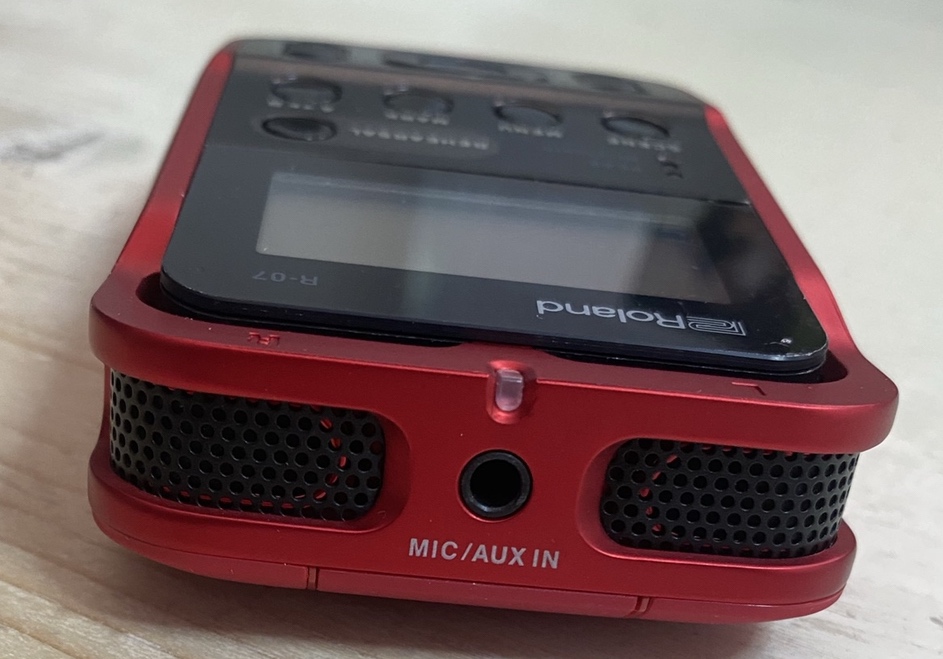 Roland R-07 High-Resolution Handheld Audio Recorder, Black (R-07-BK) customer photo 2