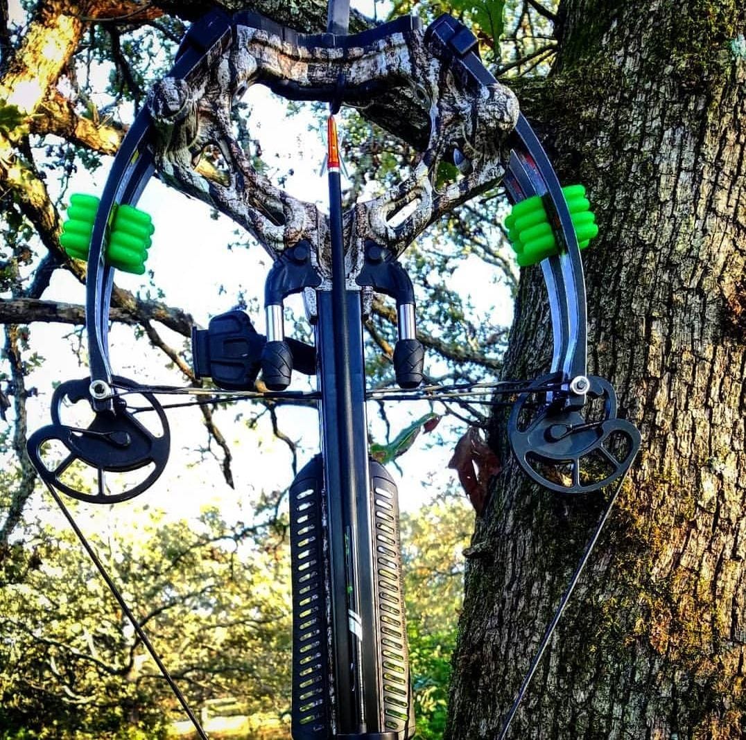 Barnett Whitetail Pro STR Crossbow, with 4x32mm Multi-Reticle Scope, Arrows, Lightweight Quiver customer photo 1