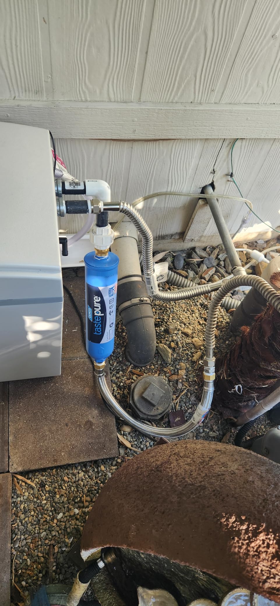 Camco Tastepure XL RV Water Filter w/Flexible Hose Protector - Made in USA | Advanced RV Inline Water Filter - Compatible w/ Garden & Drinking Water Hoses - Gardening, Car Washing, & More (40019) customer photo 1
