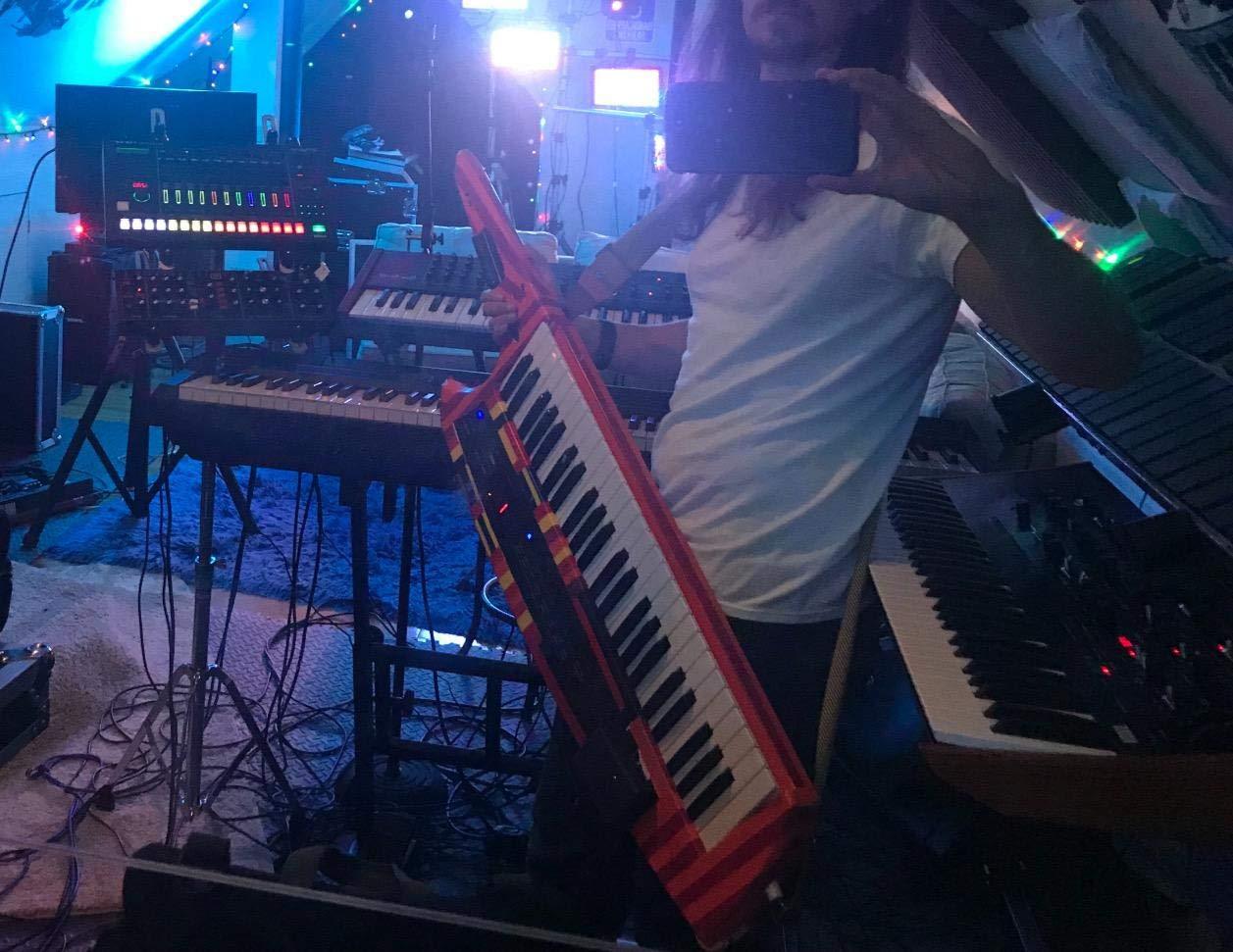 Behringer MODEL D Authentic Analog Synthesizer with 3 VCOs, Ladder Filter, LFO and Eurorack Format customer photo 1