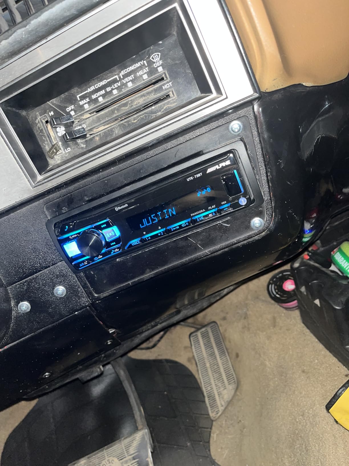 Alpine UTE-73BT Mech-Less Digital Media Receiver with Bluetooth Wireless Technology customer photo 2