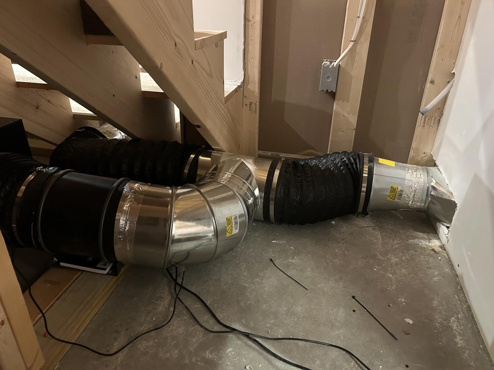 AC Infinity CLOUDLINE T8, Quiet 8-Inch Inline Duct Fan with Environment Controls - Temperature Humidity VPD Controller, WiFi App, EC-Motor, IP-44 Rated customer photo 1
