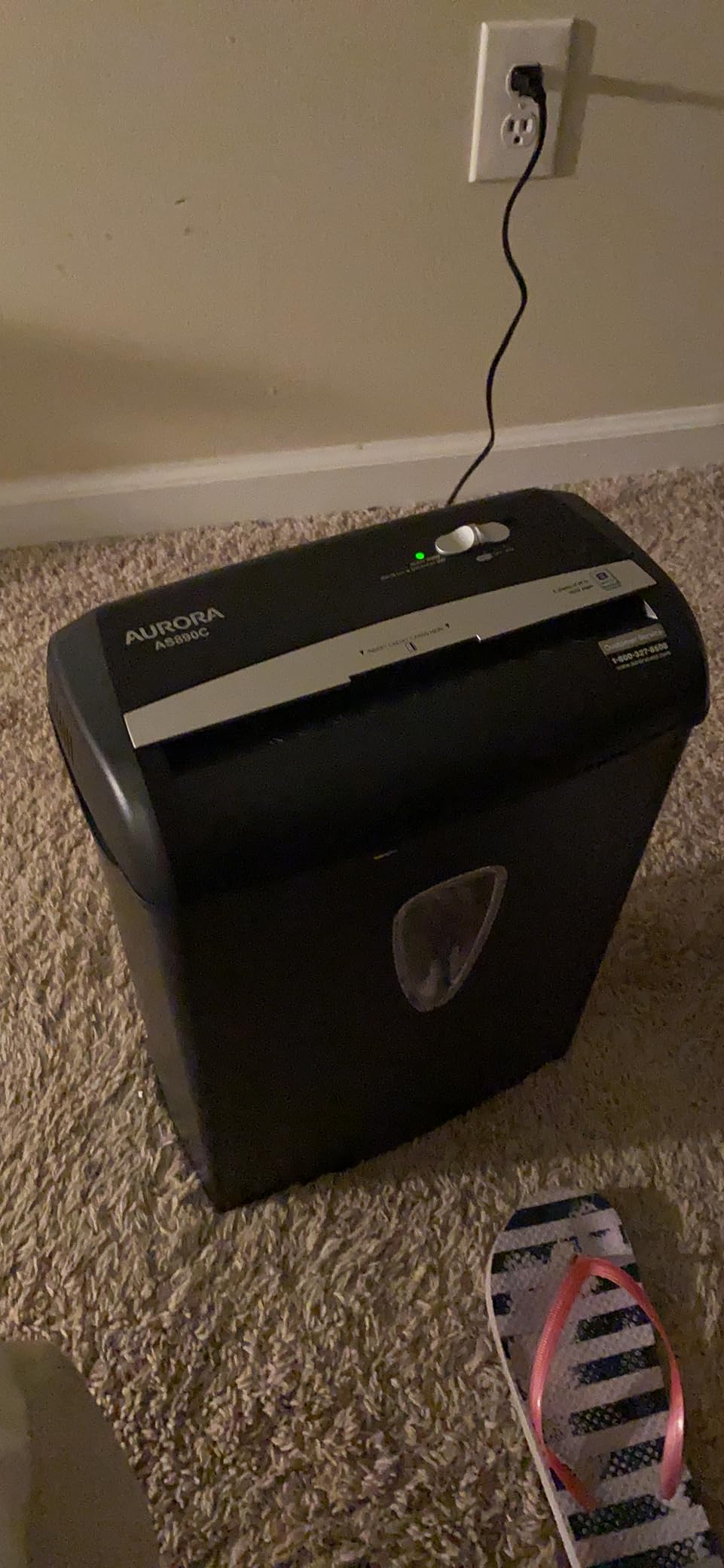 Aurora AU1230XA Anti-Jam 12-Sheet Crosscut Paper and Credit Card Shredder with 5.2-Gallon Wastebasket customer photo 2
