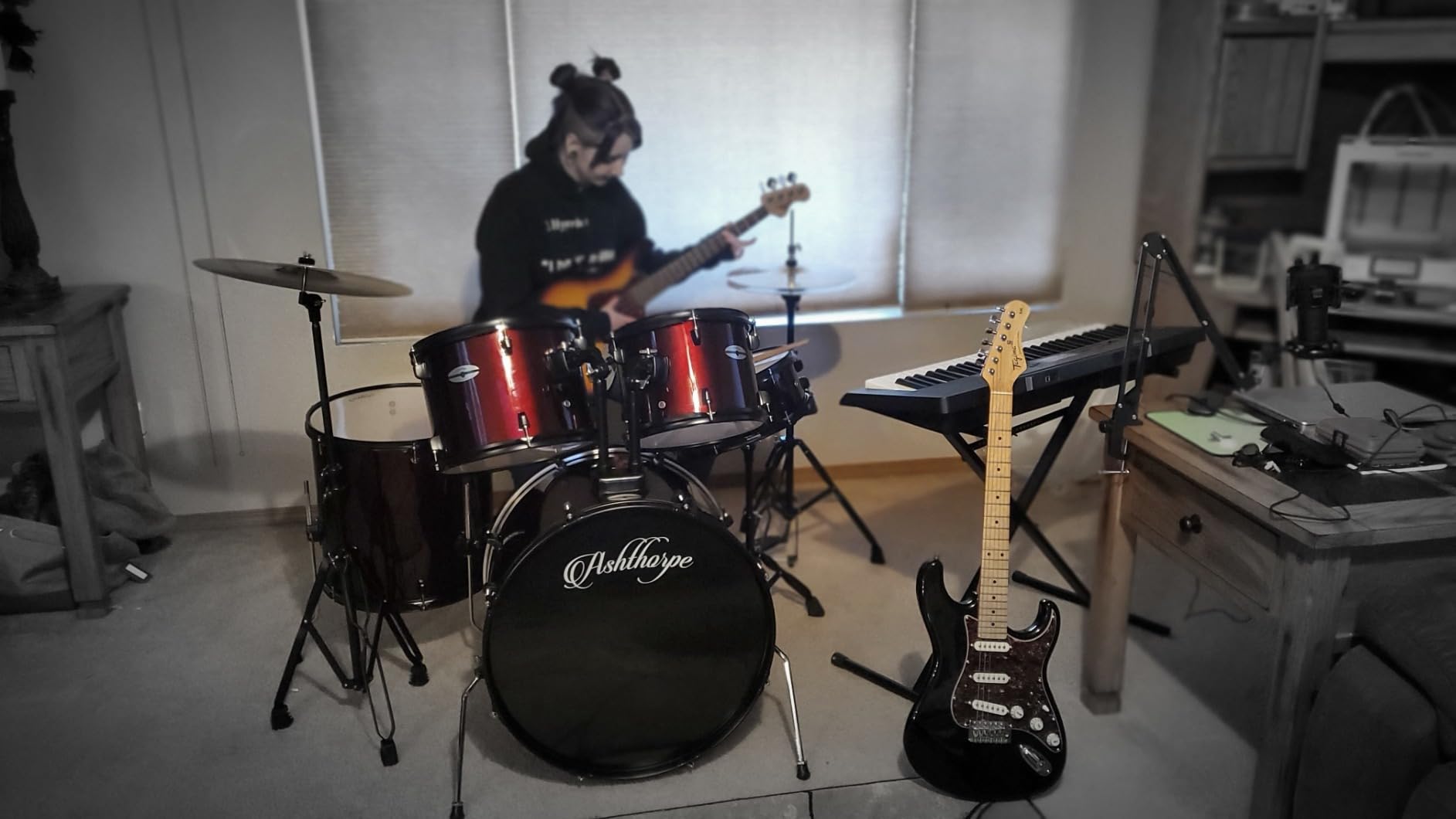 Ashthorpe 5-Piece Complete Full Size Adult Drum Set with Remo Batter Heads - Black customer photo 1