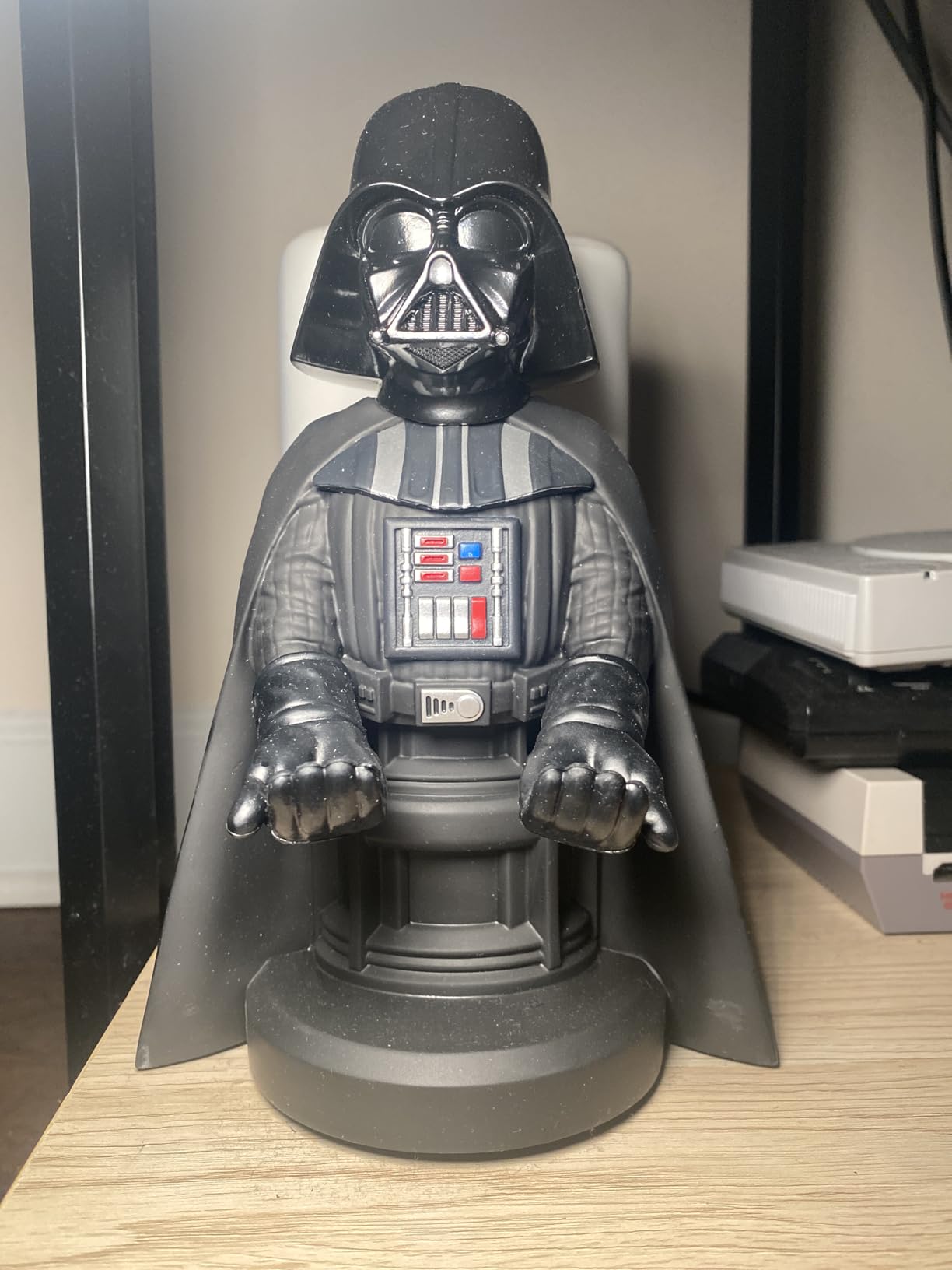 Exquisite Gaming: Star Wars: Darth Vader - Original Mobile Phone & Gaming Controller Holder, Device Stand, Cable Guys, Licensed Figure (Multi-colored) customer photo 2