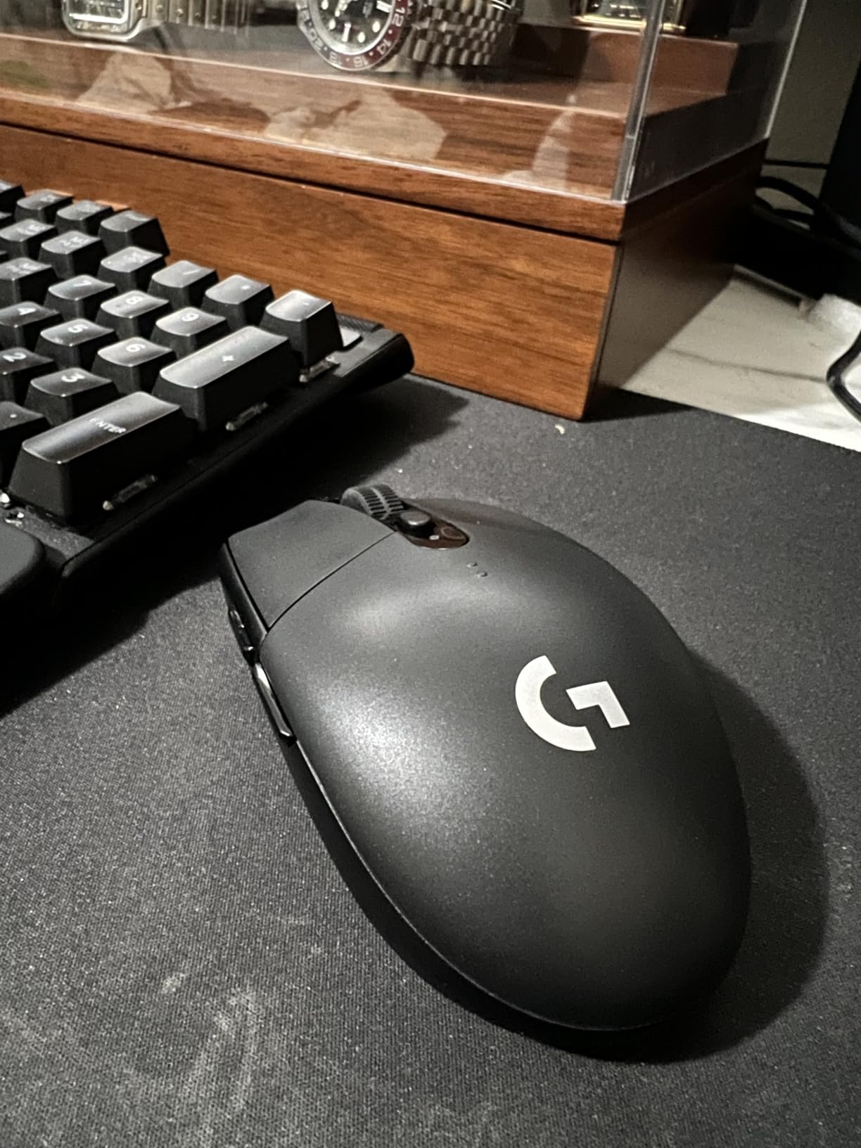 Logitech G305 Lightspeed Wireless Gaming Mouse, Hero Sensor, 12,000 DPI, Lightweight, 6 Programmable Buttons, 250h Battery, On-Board Memory, Compatible with PC, Mac - White customer photo 1