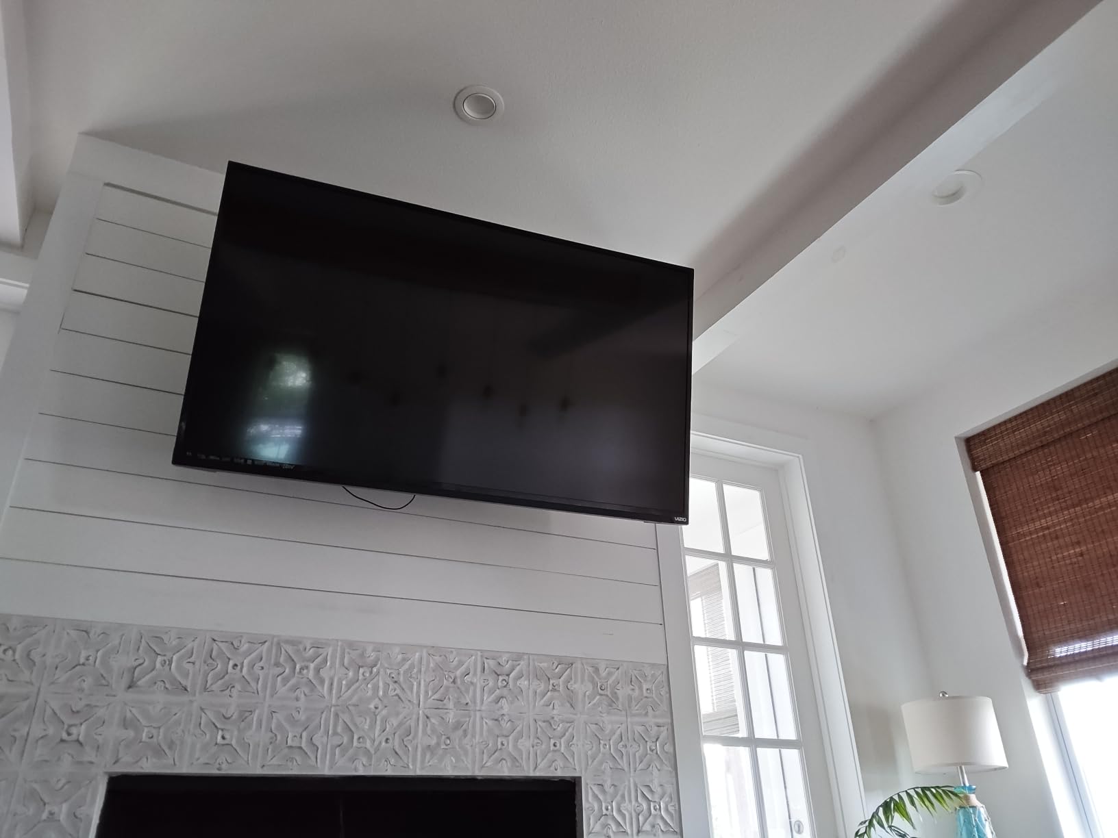 USX MOUNT Tilting TV Wall Mount for Most 37