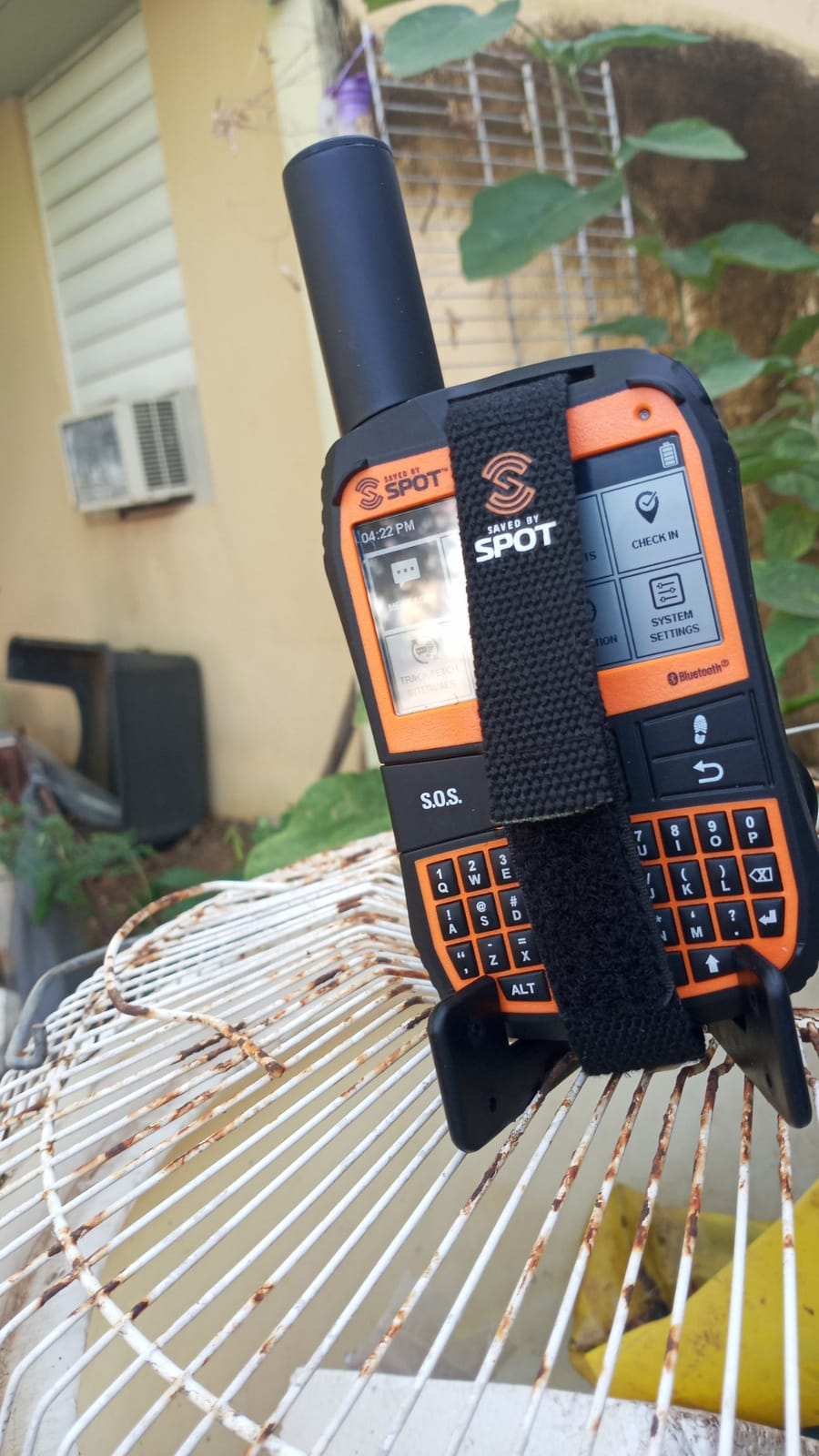 Spot X with Bluetooth 2-Way Satellite Messenger | SOS Protection, Handheld Portable 2-Way GPS Messenger for Hiking, Camping, Cars, Subscription Required customer photo 1