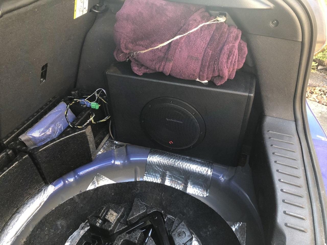 Rockford Fosgate Punch P300-8P Amplified 8