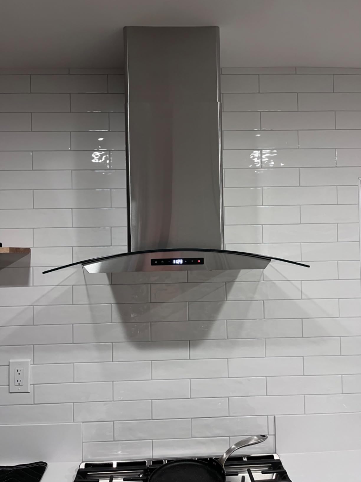 Cosmo COS-668WRCS75 30 in. Vista 380 CFM Ducted Wall Mount Range Hood, Stainless Steel, Soft Touch Controls, 3 Fan Speeds, Glass Visor, Permanent Dishwasher-Safe Baffle Filters customer photo 2