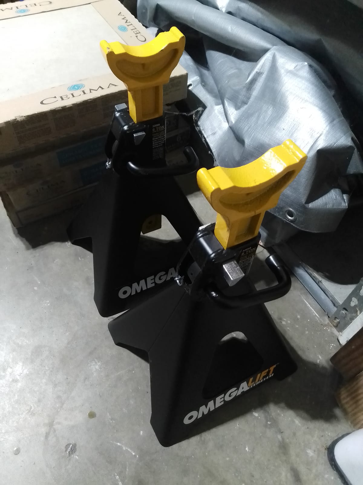 32068 Heavy Duty Jack Stands 6 Ton Pair - Double Locking Pins - Handle Lock and Mobility Pin for Auto Repair Shop with Extra Safety, Black customer photo 1