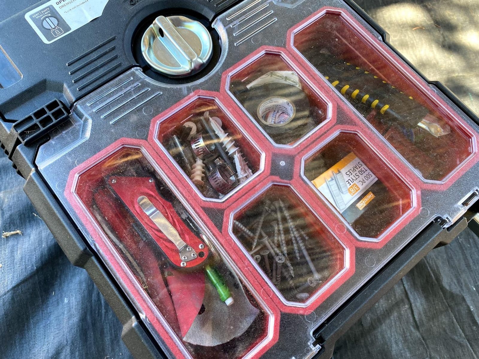 Keter Masterloader Resin Rolling Tool Box with Locking System and Removable Bins customer photo 1
