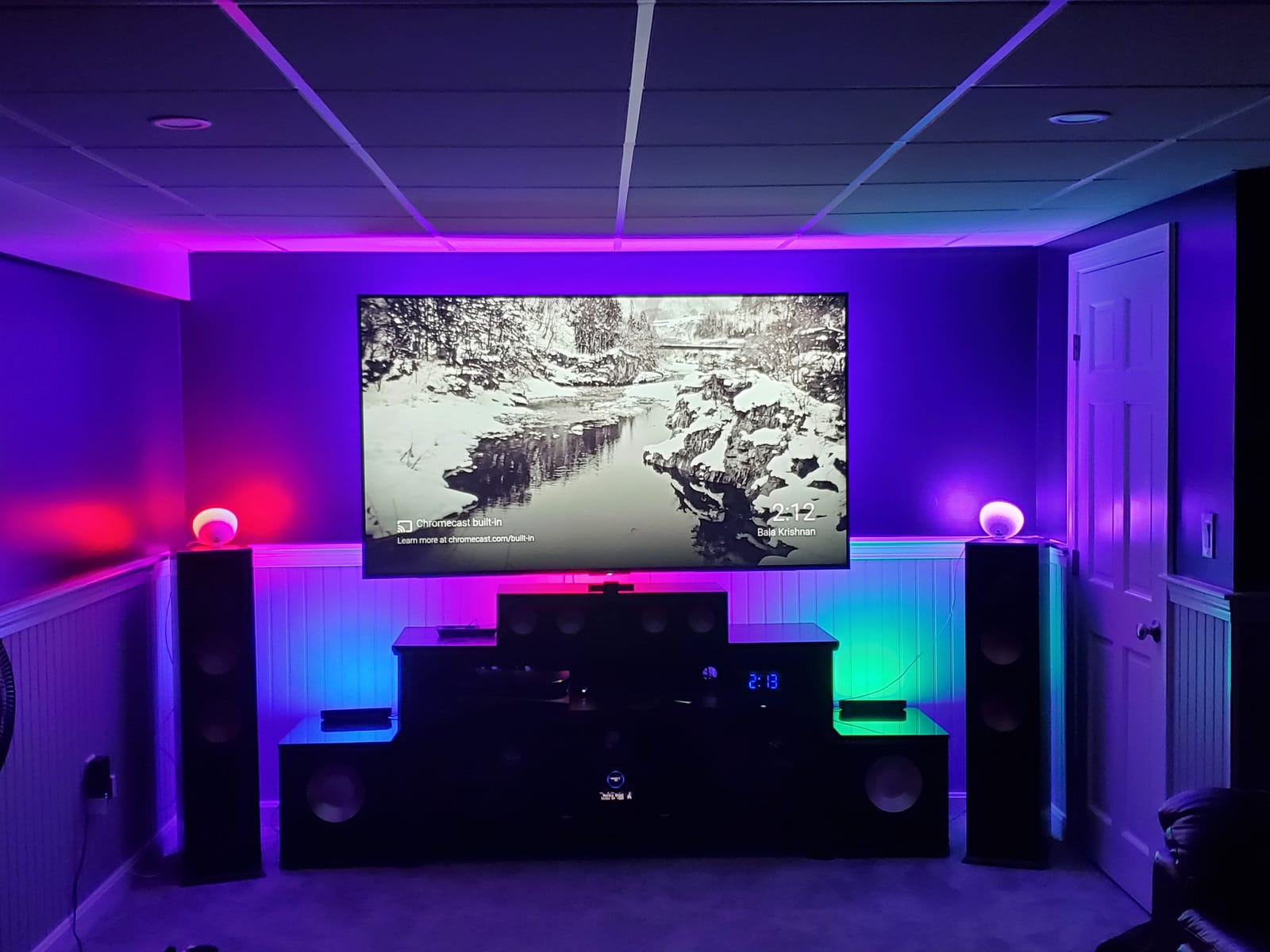 Philips Hue Smart Play Light Bar Base Kit, Black - White & Color Ambiance LED Color-Changing Light - 1 Pack customer photo 1