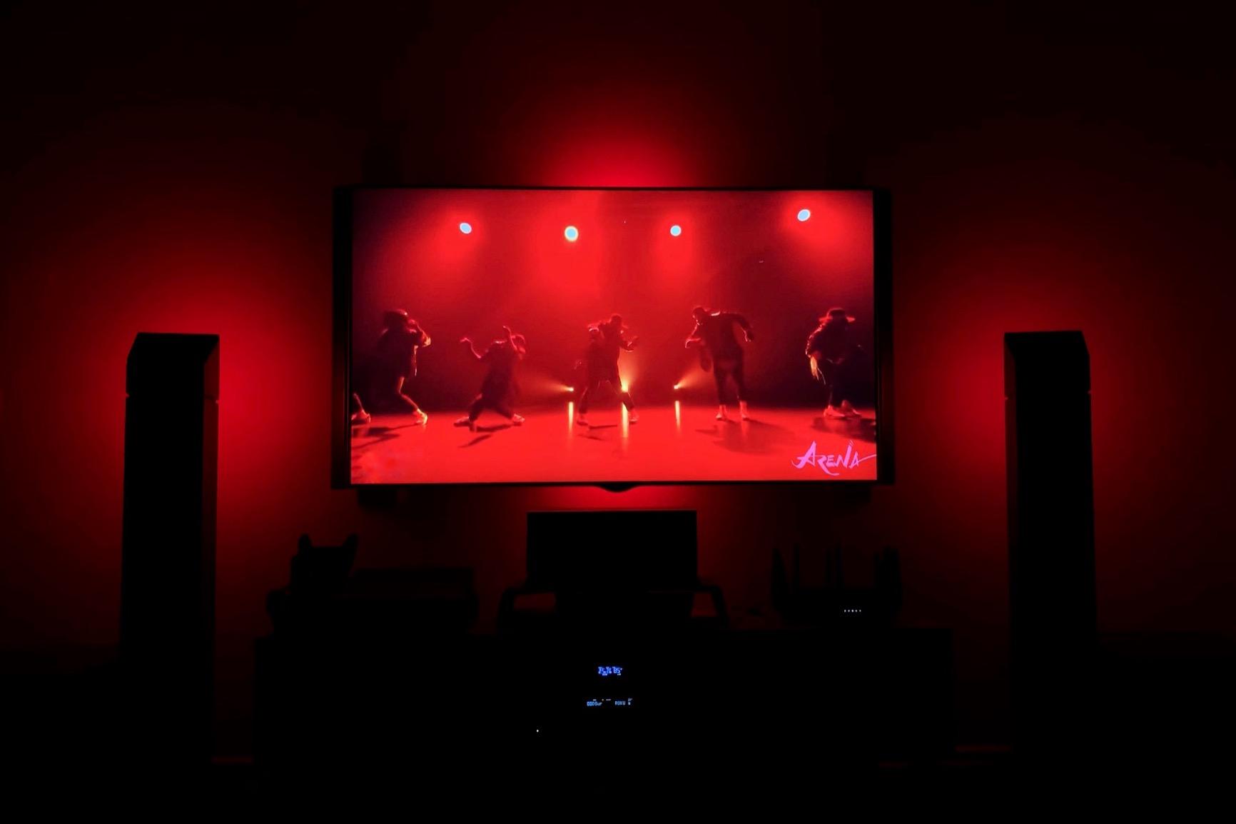 Philips Hue Smart Play Light Bar Base Kit, Black - White & Color Ambiance LED Color-Changing Light - 1 Pack customer photo 2