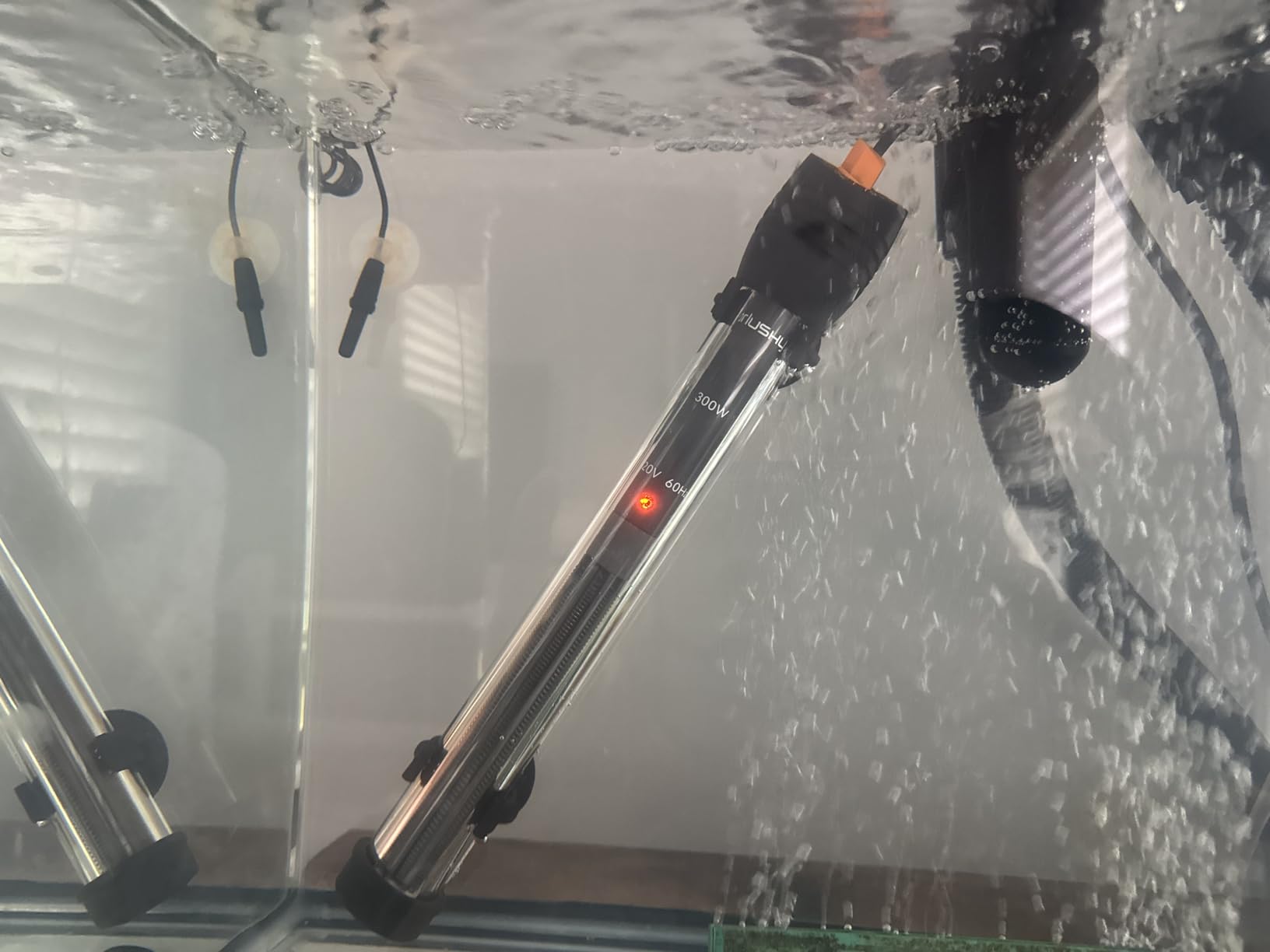 Orlushy Submersible Aquarium Heater, Adjustable Fish Tank Heater with Free Thermometer Suitable for Marine Saltwater and Freshwater customer photo 1