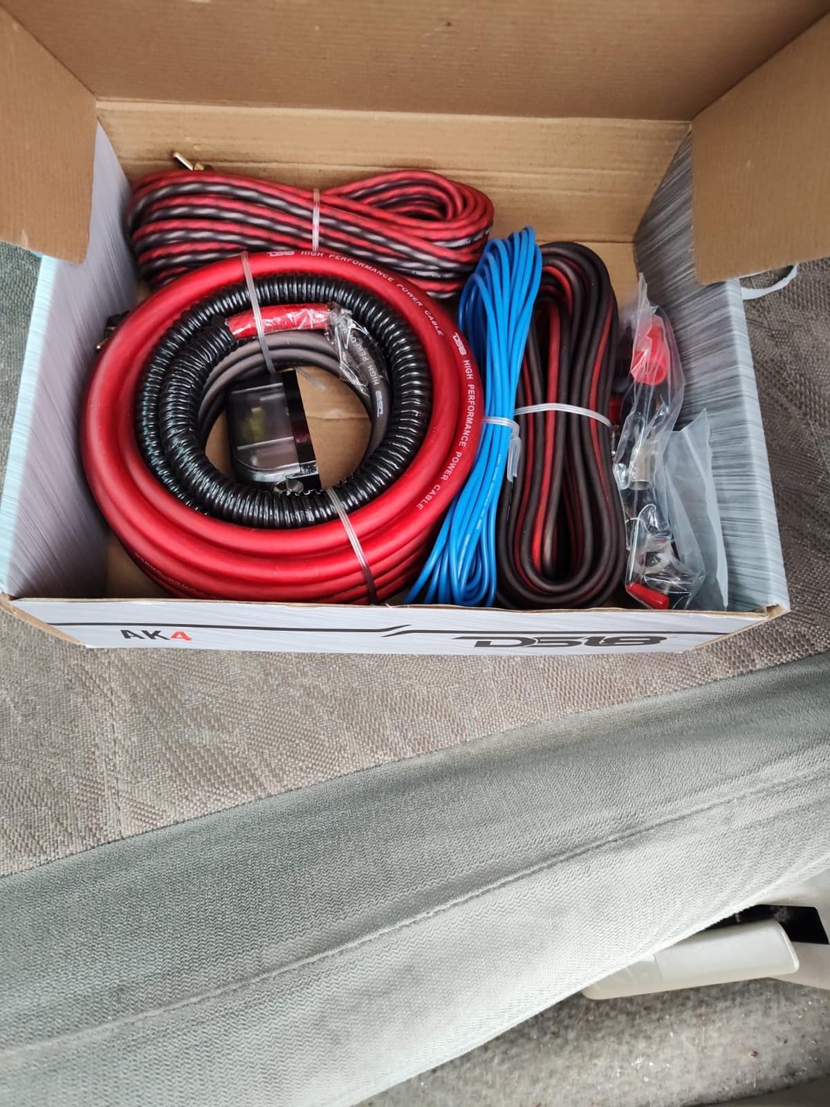 DS18 AK4 Complete 4 Gauge CCA Amplifier Installation Wiring Kit - Ampkit Helps Make Connections, Brings Power to Your Radio, Subwoofers, Speakers with Super Flex Wire - 1200W for 1 Amplifier customer photo 1