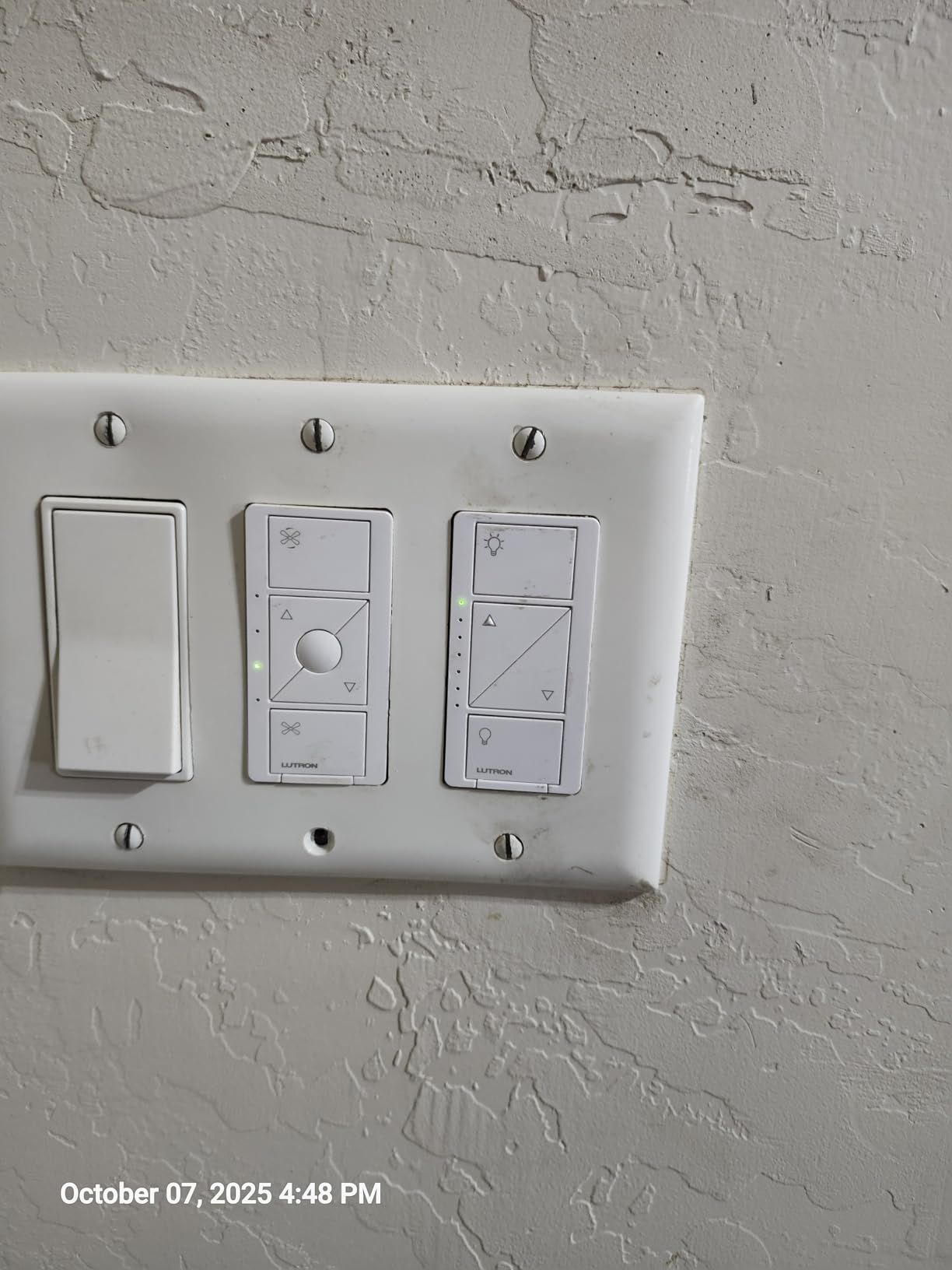 Lutron Caseta 3-Way Smart Dimmer Kit; LED Dimmer, Wireless Remote & Bracket | Wireless 3-way kit allows you to add a second switch anywhere without running wire, No neutral required. P-PKG1WB-WH, White customer photo 1