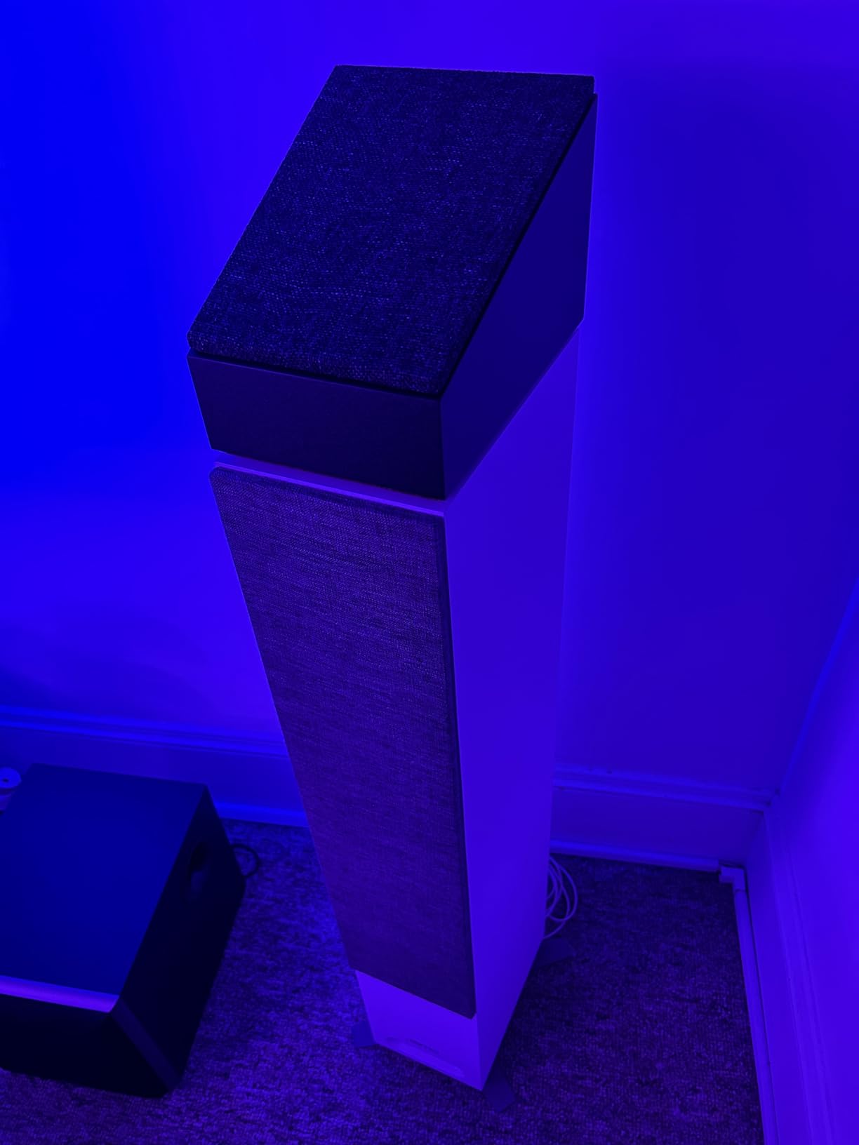 Jamo S 8 ATM BLACK | 4-inch polyfiber woofer with Dolby Atmos and MDF cabinet for movies, gaming and home theater customer photo 1