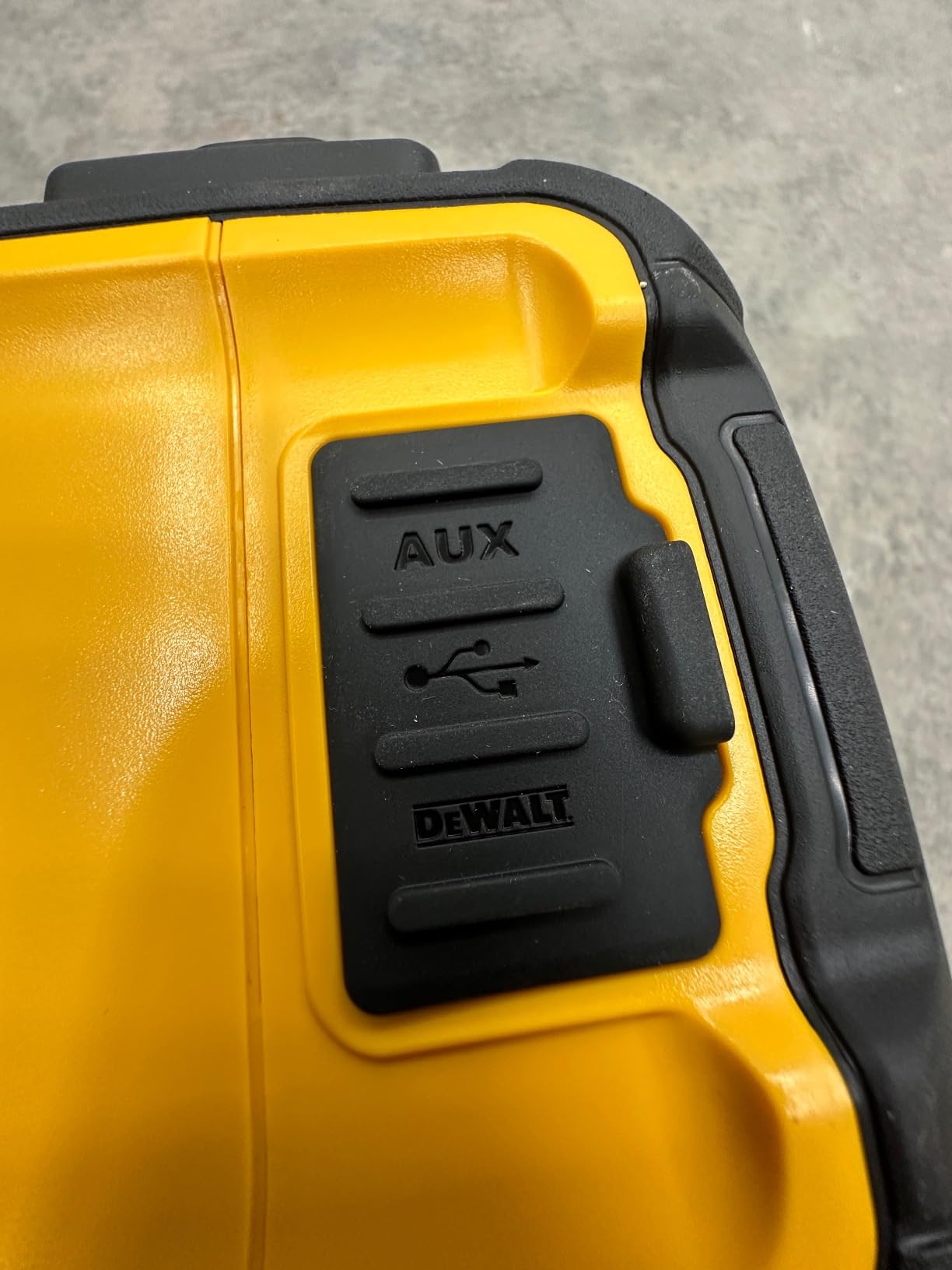 DEWALT 20V MAX Bluetooth Speaker, 100 ft Range, Durable for Jobsites, Phone Holder Included, Lasts 8-10 Hours with Single Charge (DCR010), Black Yellow customer photo 1