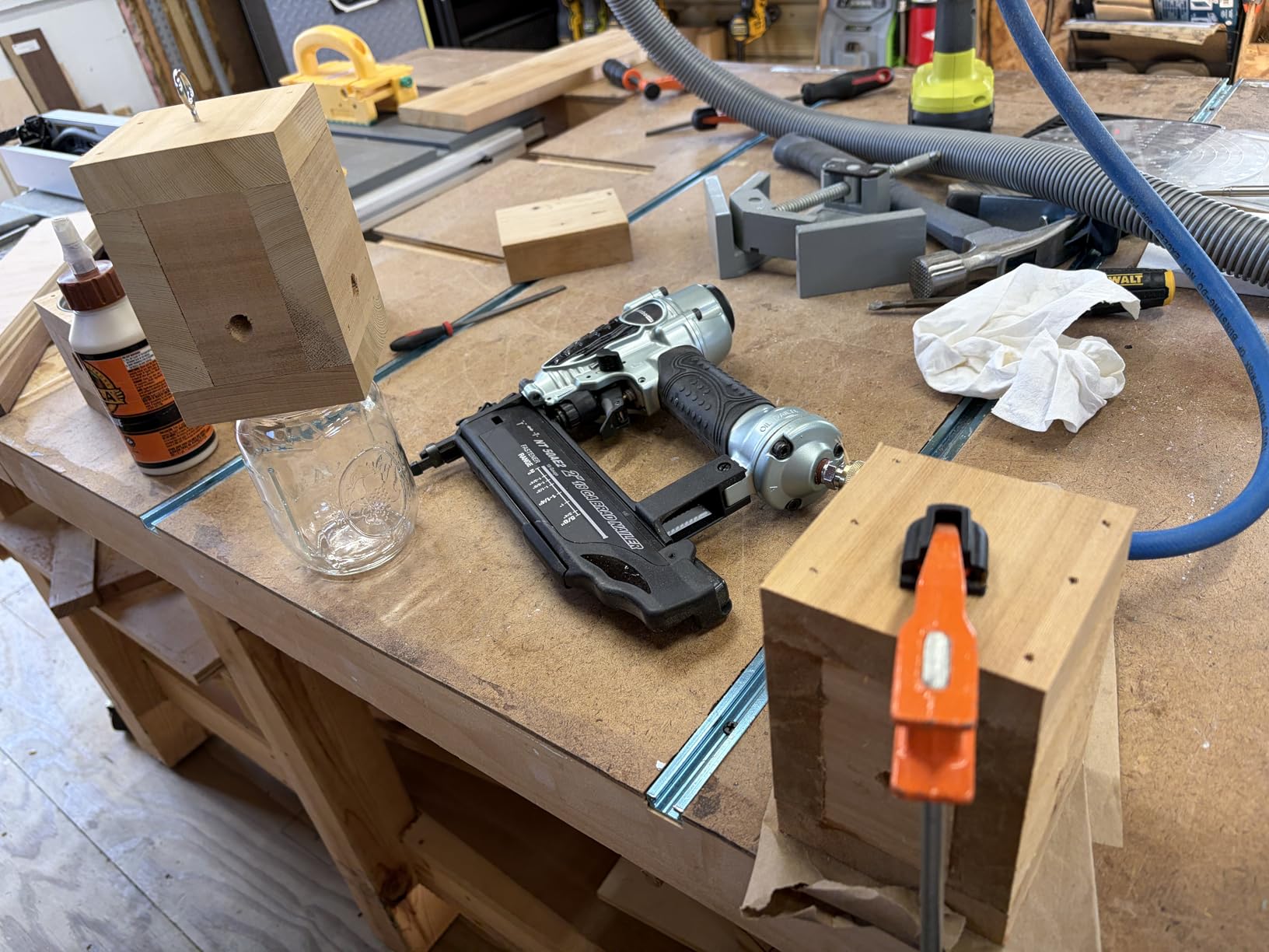Metabo HPT Brad Nailer, Pneumatic 18 Gauge Adjustable Depth, NT50AE2 | Fires 5/8 in to 2 in Nails, Finish Trim Work, Furniture Building, Lightweight Design, Precision Fastening customer photo 1