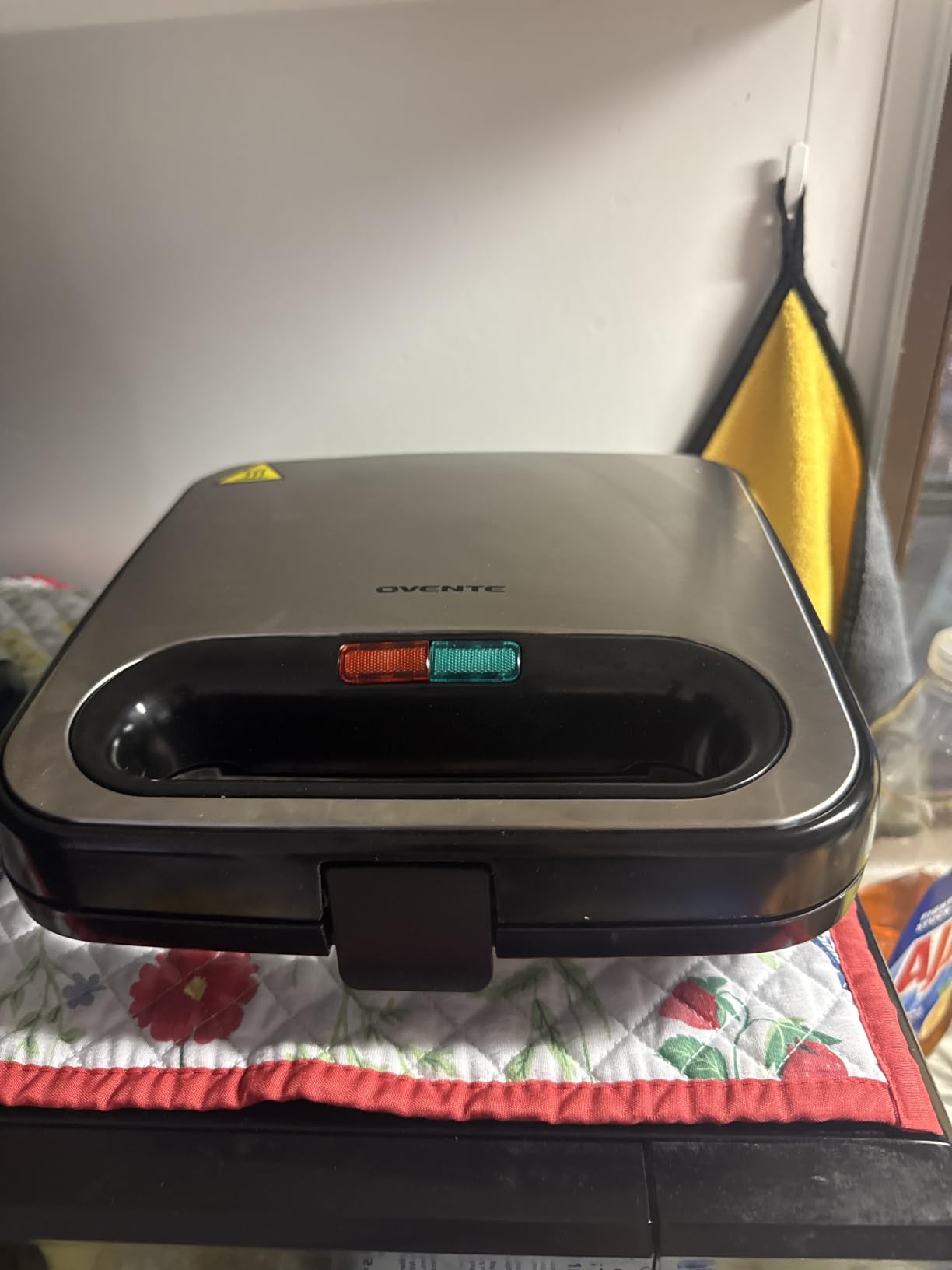 OVENTE Electric Sandwich Maker, 750W Non-Stick Plates, Black GPS401B customer photo 2