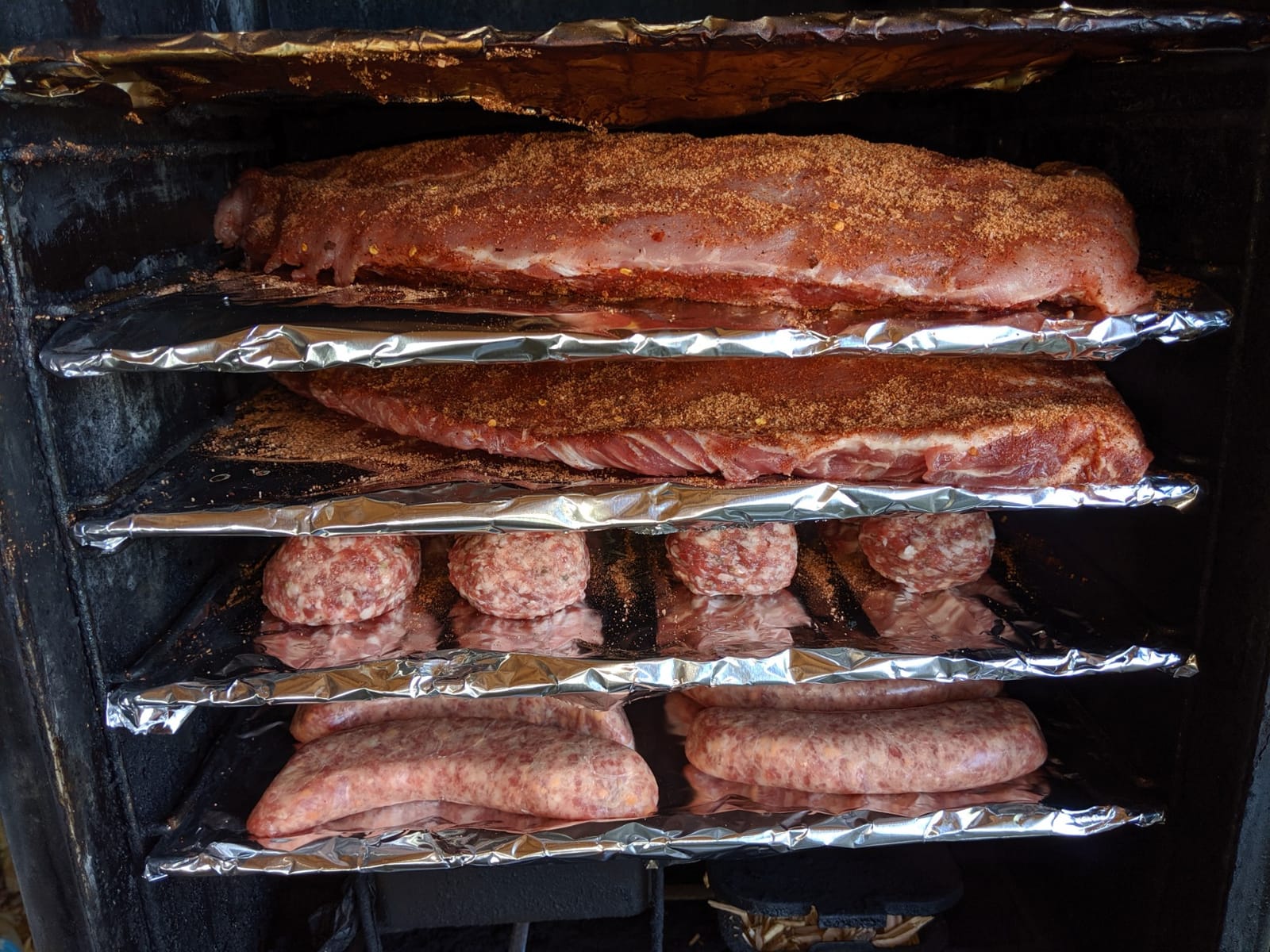 Masterbuilt 30-inch Electric Vertical BBQ Smoker with Analog Temperature Control, Chrome Smoking Racks and 535 Cooking Square Inches in Black, Model MB20070210 customer photo 1