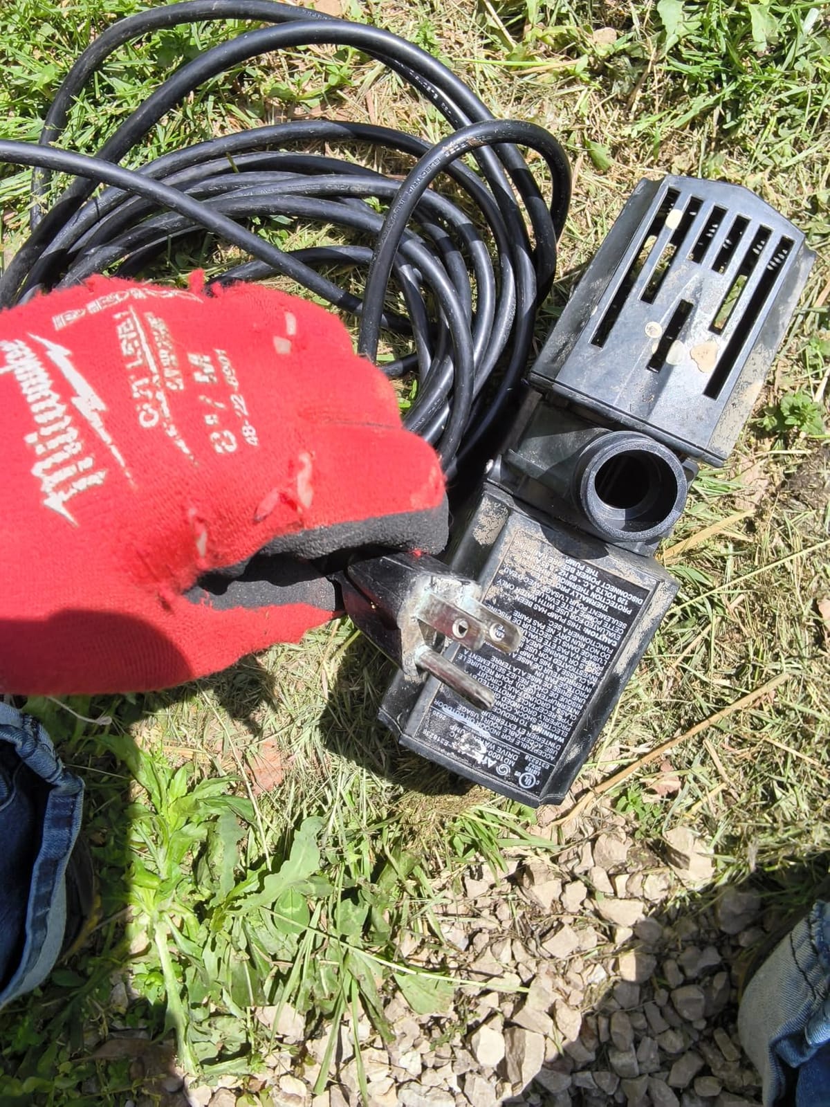 VIVOHOME 100W Pond Pump, 1600GPH Submersible Water Pump for Koi Pond | Pump Barrier Bag, 20.3ft Power Cord, 5 Position Adjustable Nozzle Angle, IPX8 Waterproof customer photo 2