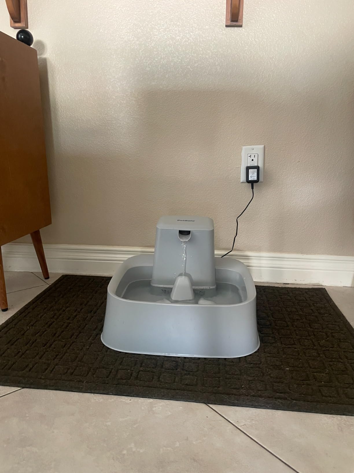 PetSafe Oasys Pet Fountain, 1 Gallon (128 oz), Cats & Small-Medium Dogs | Adjustable Water Flow, Whisker-Friendly Tray, Dishwasher-Safe, Replaceable Carbon & Foam Filters Included customer photo 2