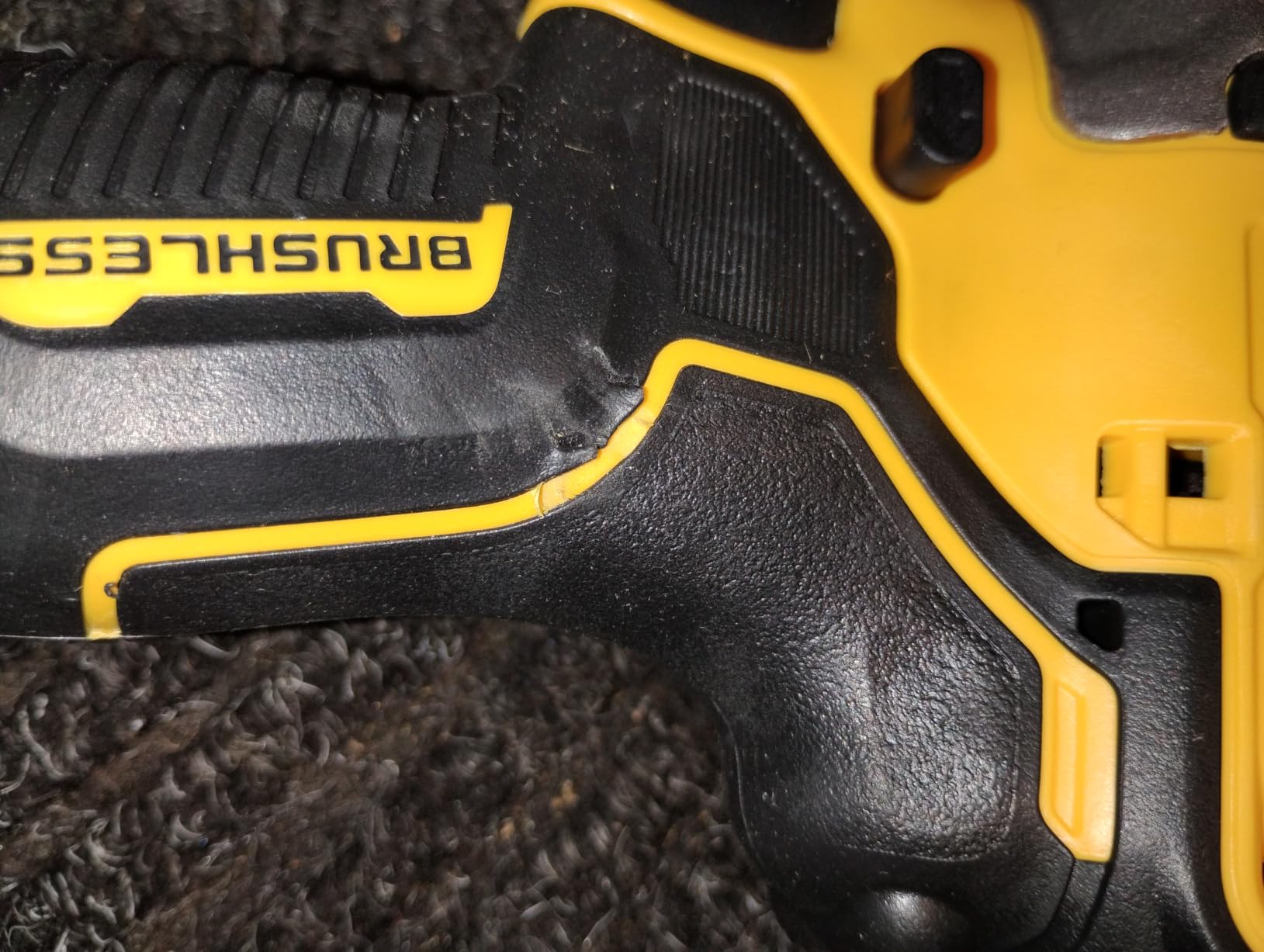 DEWALT ATOMIC 20V MAX* Impact Driver, Cordless, Compact, 1/4-Inch, Tool Only (DCF809B) customer photo 2