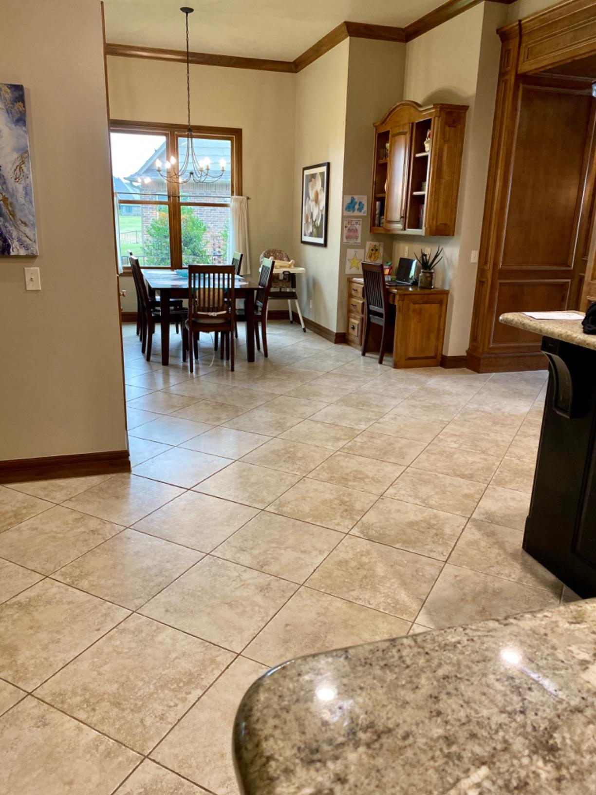 Bissell Multi-Surface Pet Formula with Febreze Freshness, 22951, 64 Fl Oz, Use on Sealed Hard Floors, and Area Rugs, Removes Tough Messes, Febreze Freshness customer photo 2