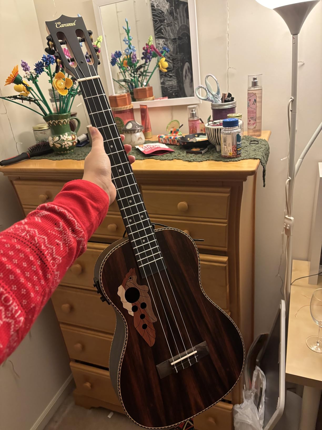Caramel CB904 30inch Ebony Wood Baritone Electric Ukulele Beginner Guitar Starter Pack customer photo 2