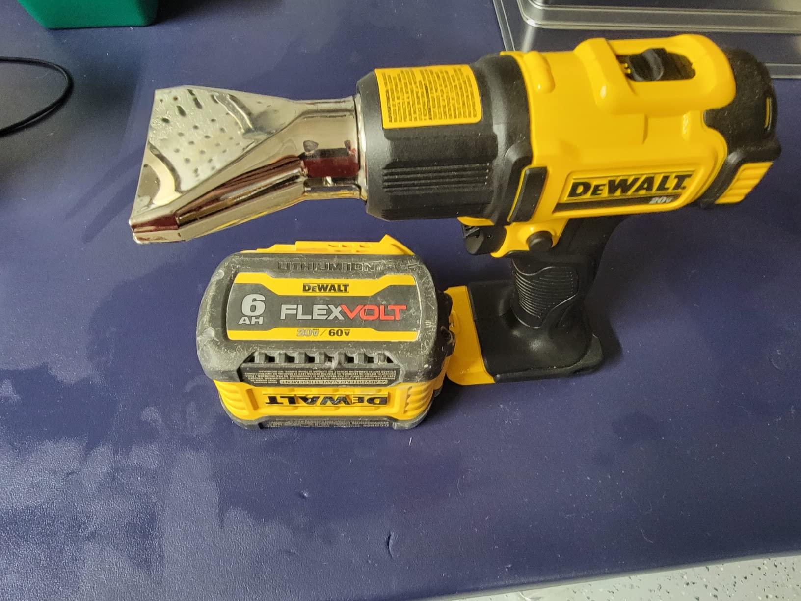 DEWALT 20V MAX Heat Gun, Cordless, Up to 990 Degrees, 42 Minutes of Run Time, LED Light (DCE530B) customer photo 2