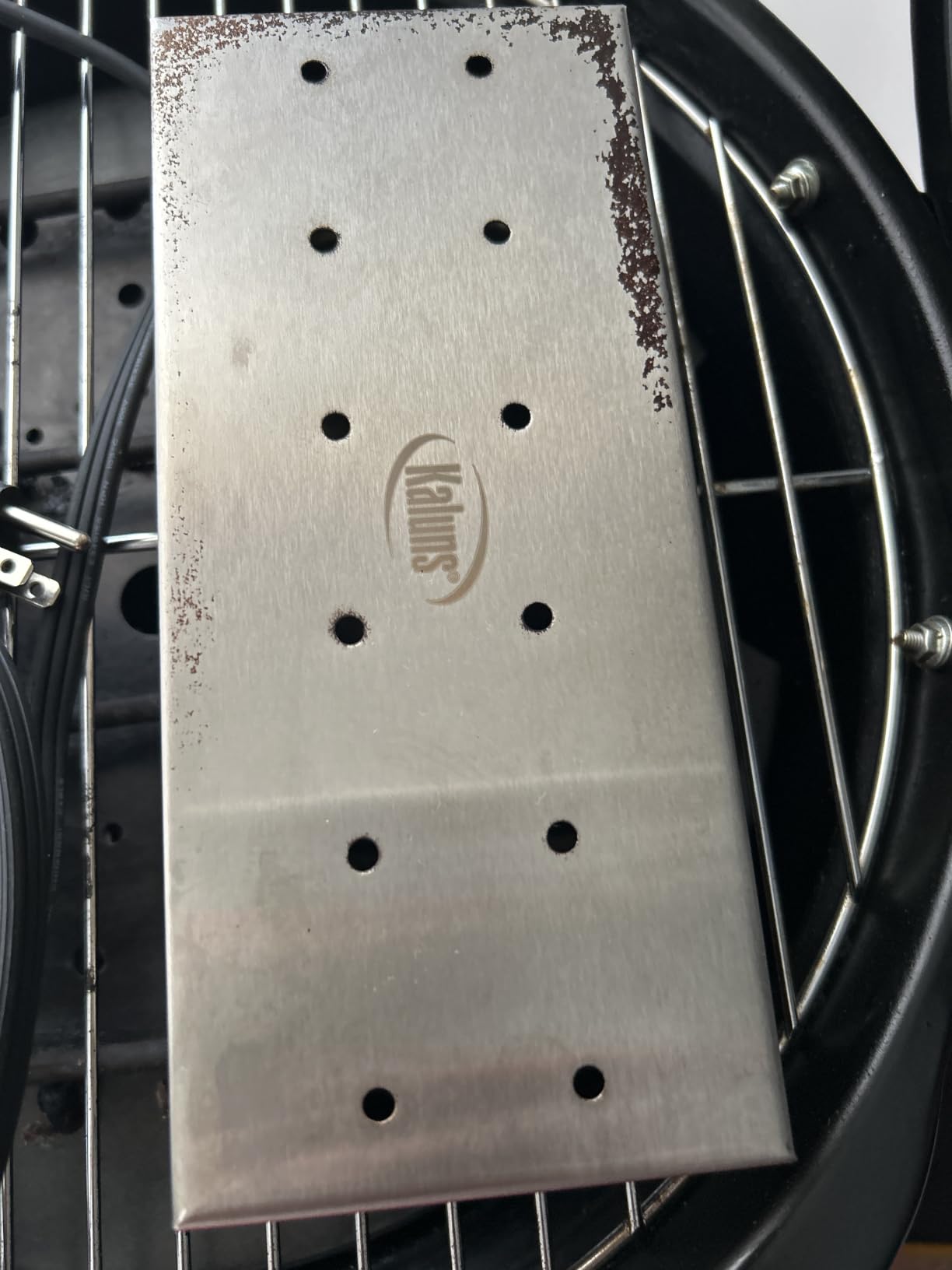 Kaluns Universal Stainless Steel Smoker Box, Gas or Charcoal Grill Smoke Box customer photo 2