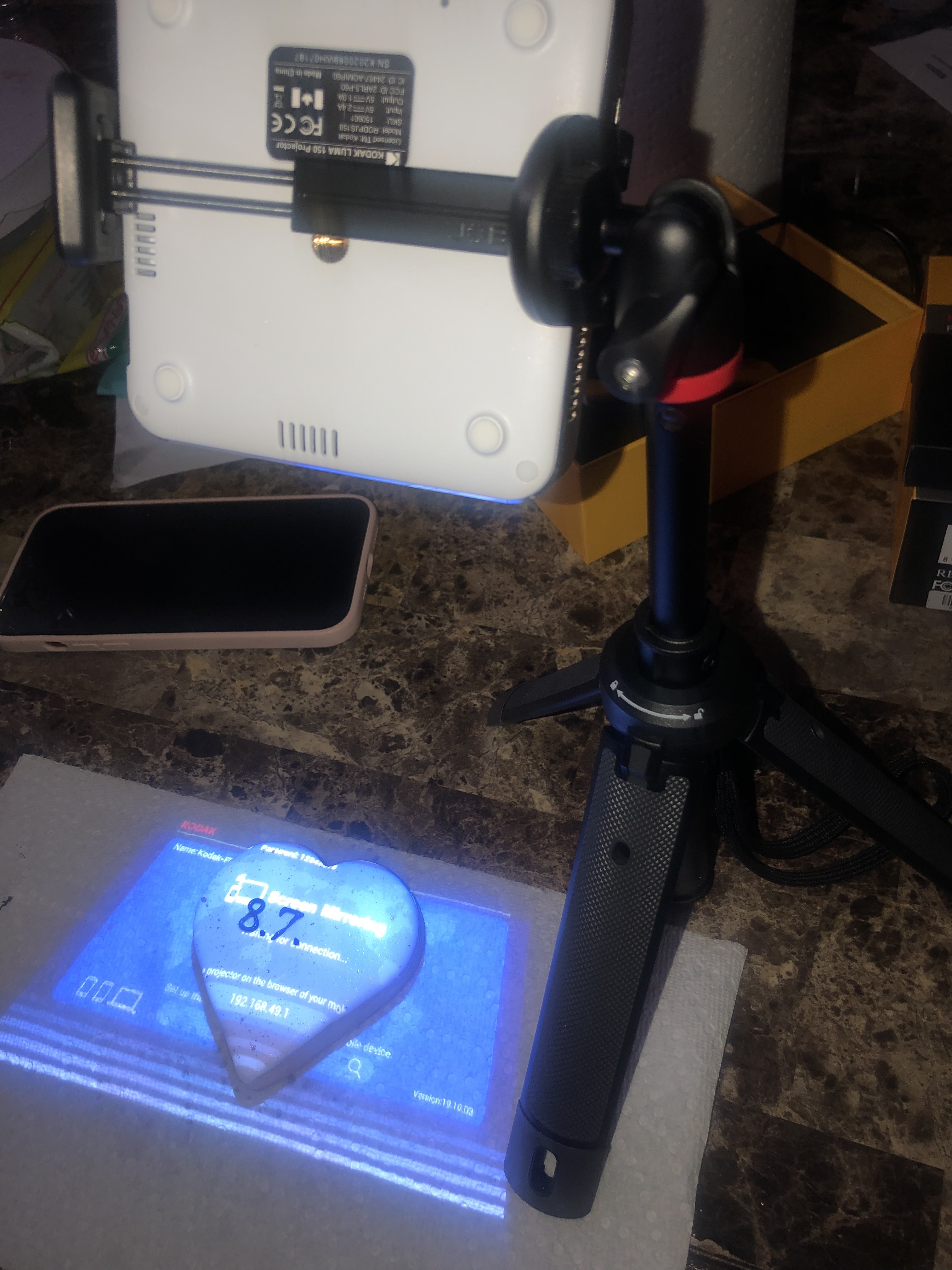 KODAK Luma 150 Mini Projector, 1080p Input, Battery customer photo 1