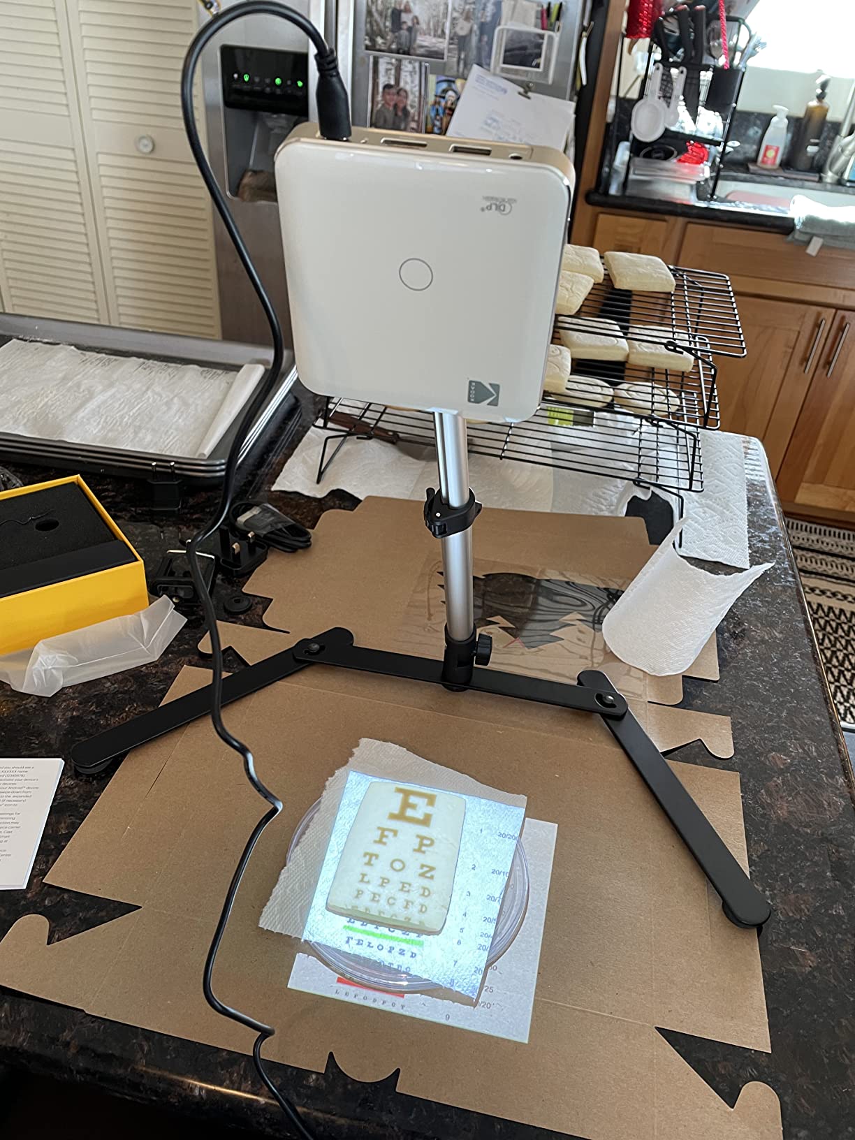 KODAK Luma 150 Mini Projector, 1080p Input, Battery customer photo 2