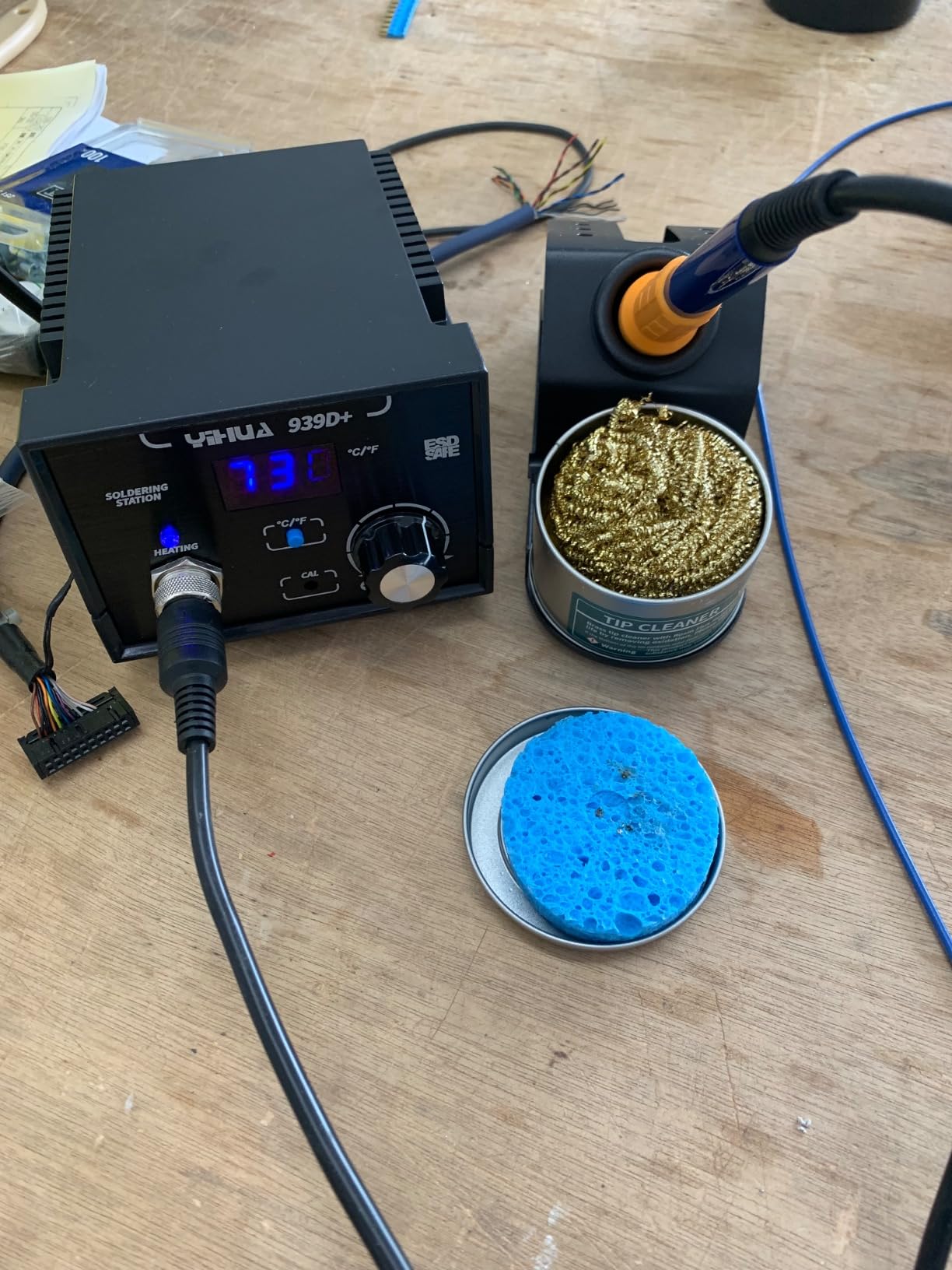 YIHUA 939D+ Digital Soldering Station, 75W Equivalent with Precision Heat Control (392°F to 896°F) and Built-in Transformer. ESD Safe, Lead Free with °C/°F display (Black) customer photo 1