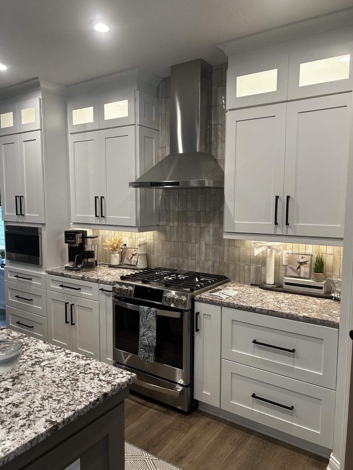 IKTCH 30-inch Wall Mount Range Hood 900 CFM Ducted/Ductless Convertible, Kitchen Chimney Vent Stainless Steel with Gesture Sensing & Touch Control Switch Panel, 2 Pcs Adjustable Lights (IKP02-30