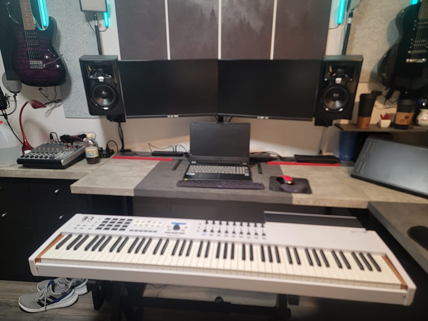 Arturia KeyLab 88 MkII 88 Key Weighted USB MIDI Keyboard Controller - Aftertouch, Velocity Sensitive, Hammer-Action, Piano Feel, With 16 Drum Pads, 9 Faders, 9 Knobs and Analog Lab V Software Included customer photo 1
