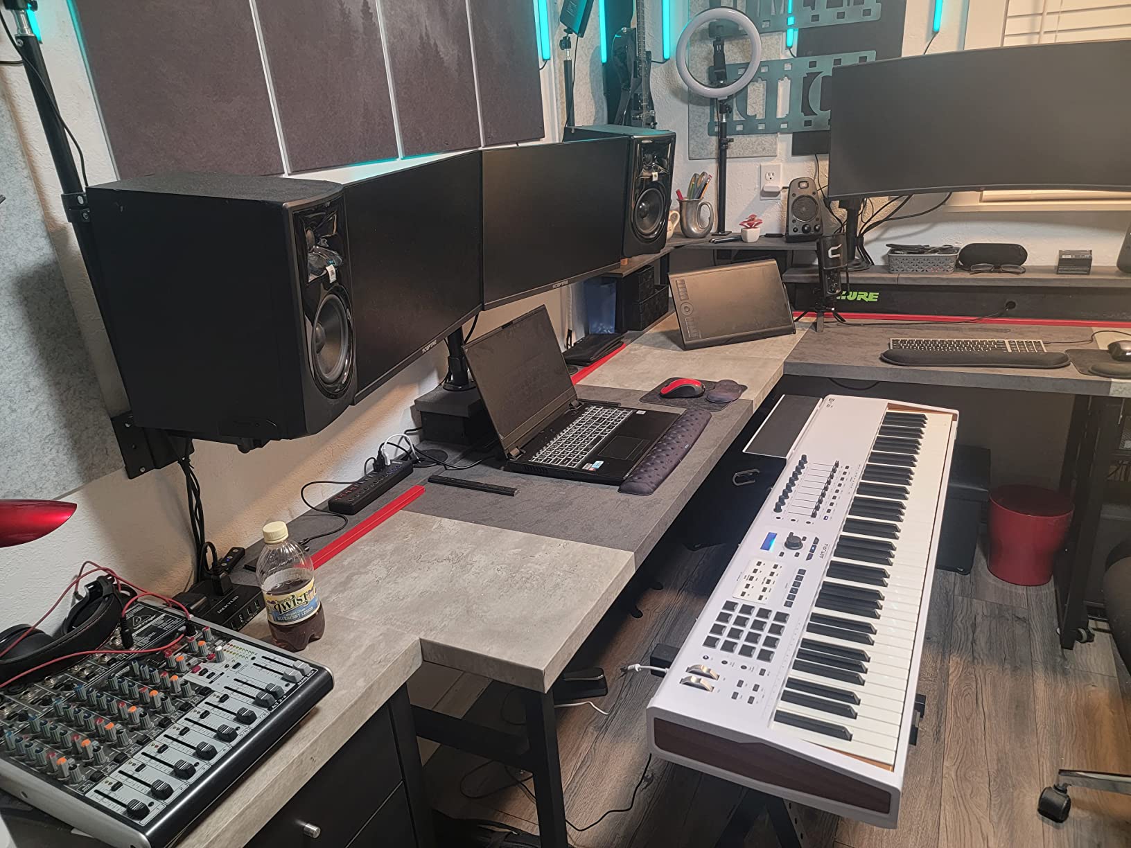 Arturia KeyLab 88 MkII 88 Key Weighted USB MIDI Keyboard Controller - Aftertouch, Velocity Sensitive, Hammer-Action, Piano Feel, With 16 Drum Pads, 9 Faders, 9 Knobs and Analog Lab V Software Included customer photo 2
