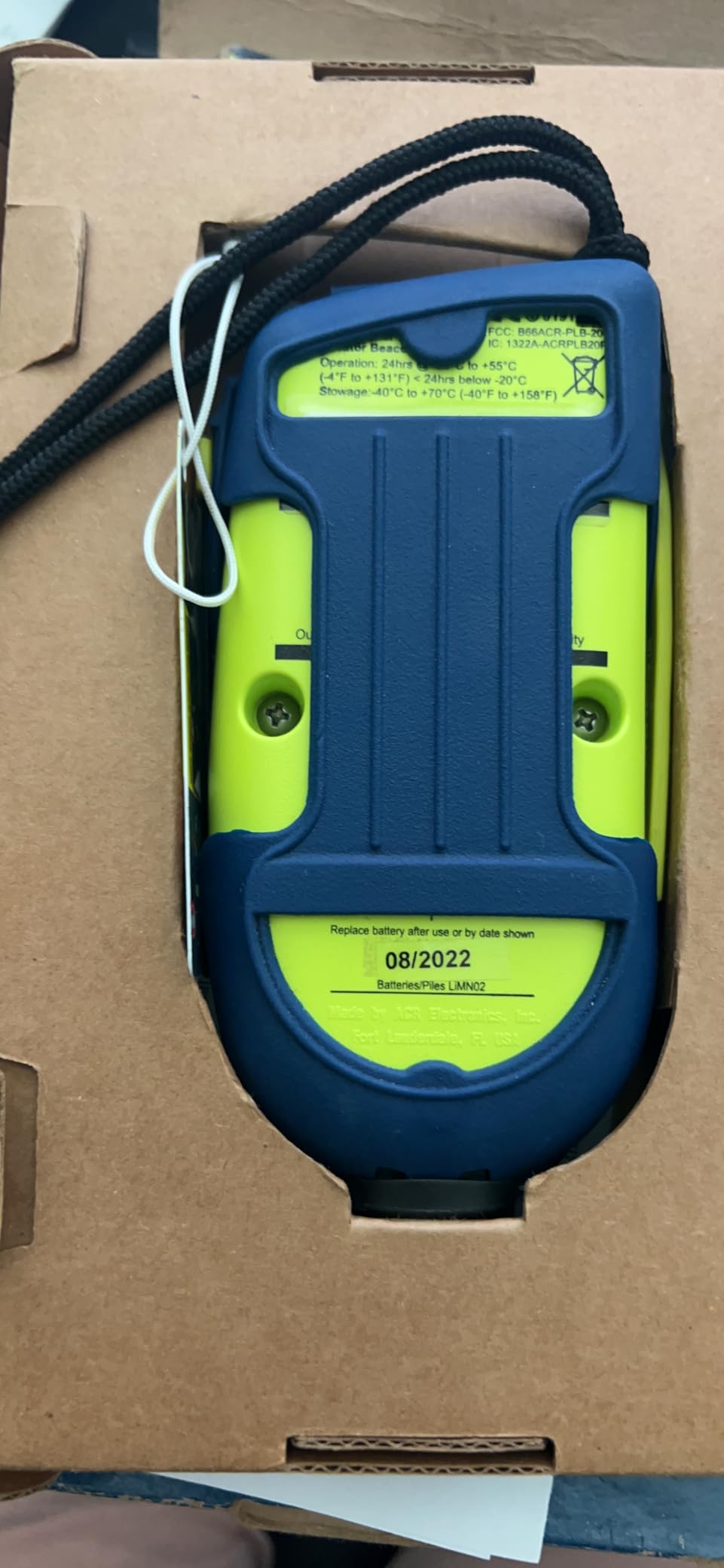 ACR ResQLink 400 PLB - Satellite SOS GPS Personal Locator Beacon - 2921 | Global SOS Distress Beacon - Alerts Search & Rescue for Outdoor Safety, Hiking, Boating & Aviation, No Subscription customer photo 2