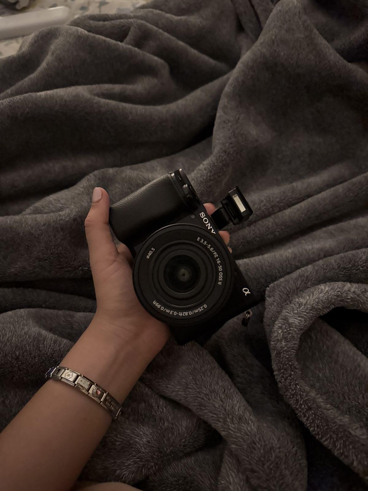 Sony Alpha A6100 Mirrorless Camera, Black customer photo 1