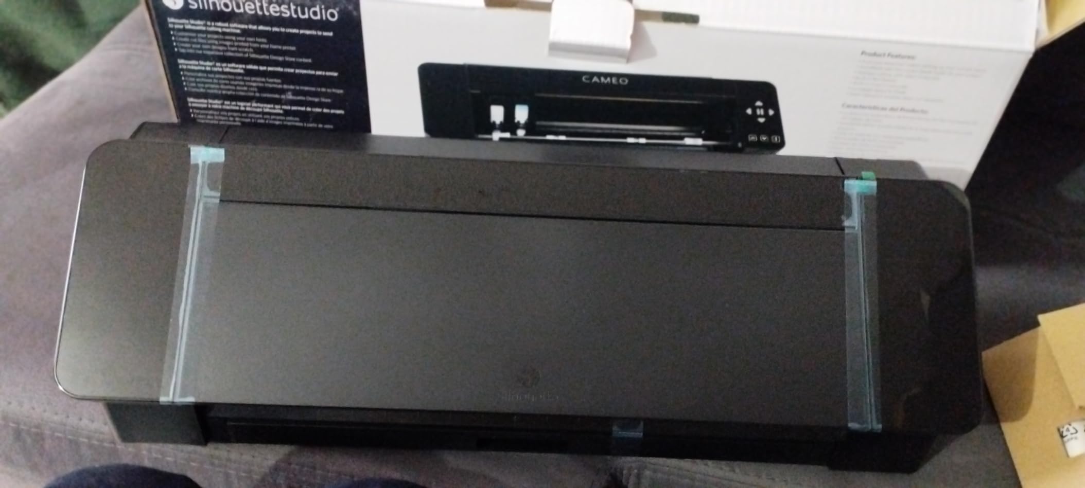 Silhouette Cameo 4 with Bluetooth, 12x12 Cutting mat, AutoBlade 2, 100 Designs and Silhouette Studio Software - Black Edition customer photo 2