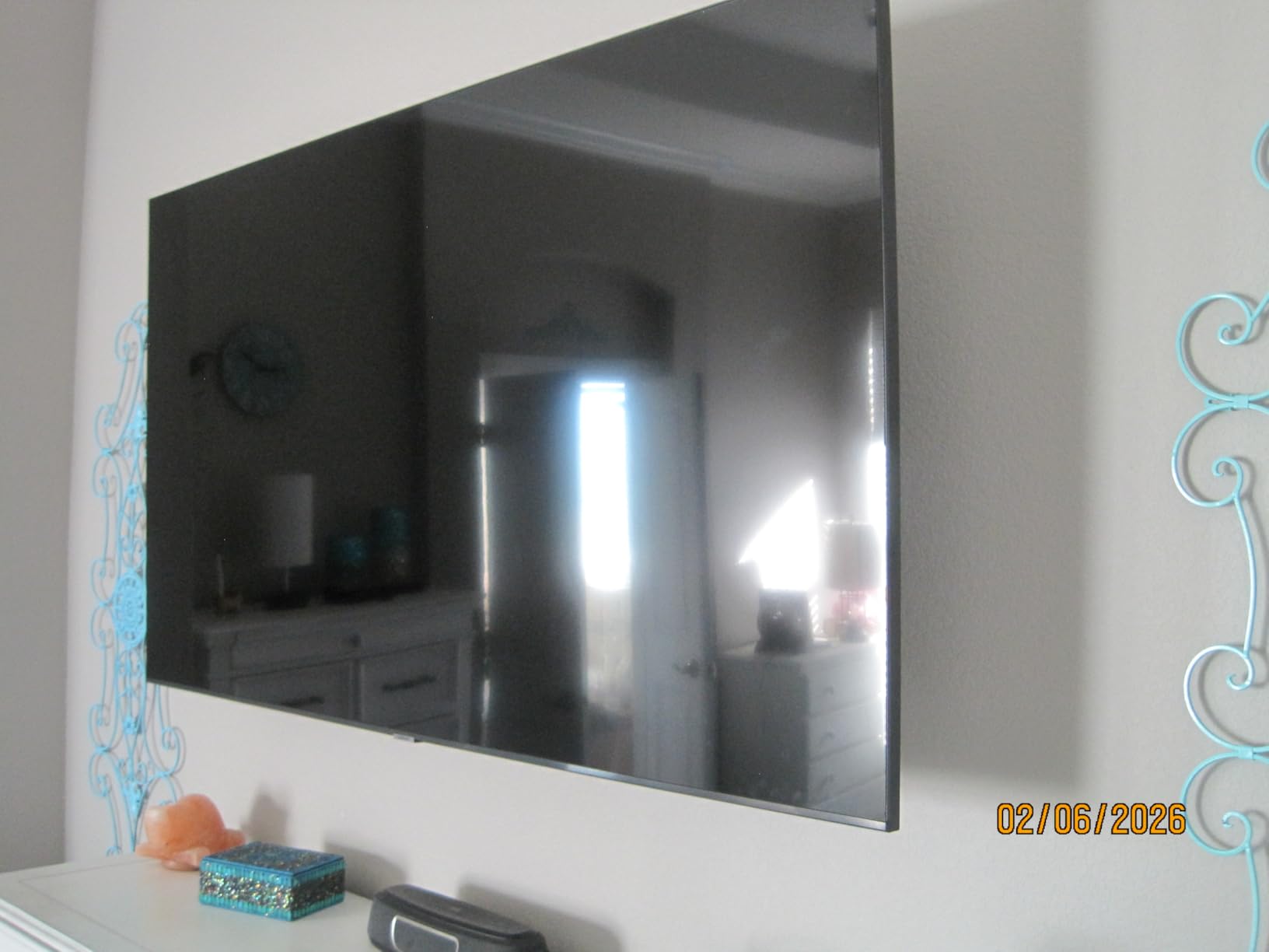 Pipishell Tilt TV Wall Mount Bracket Low Profile for Most 37-90 Inch LED LCD OLED Plasma Flat Curved TVs, Large Tilting Mount Fits 16