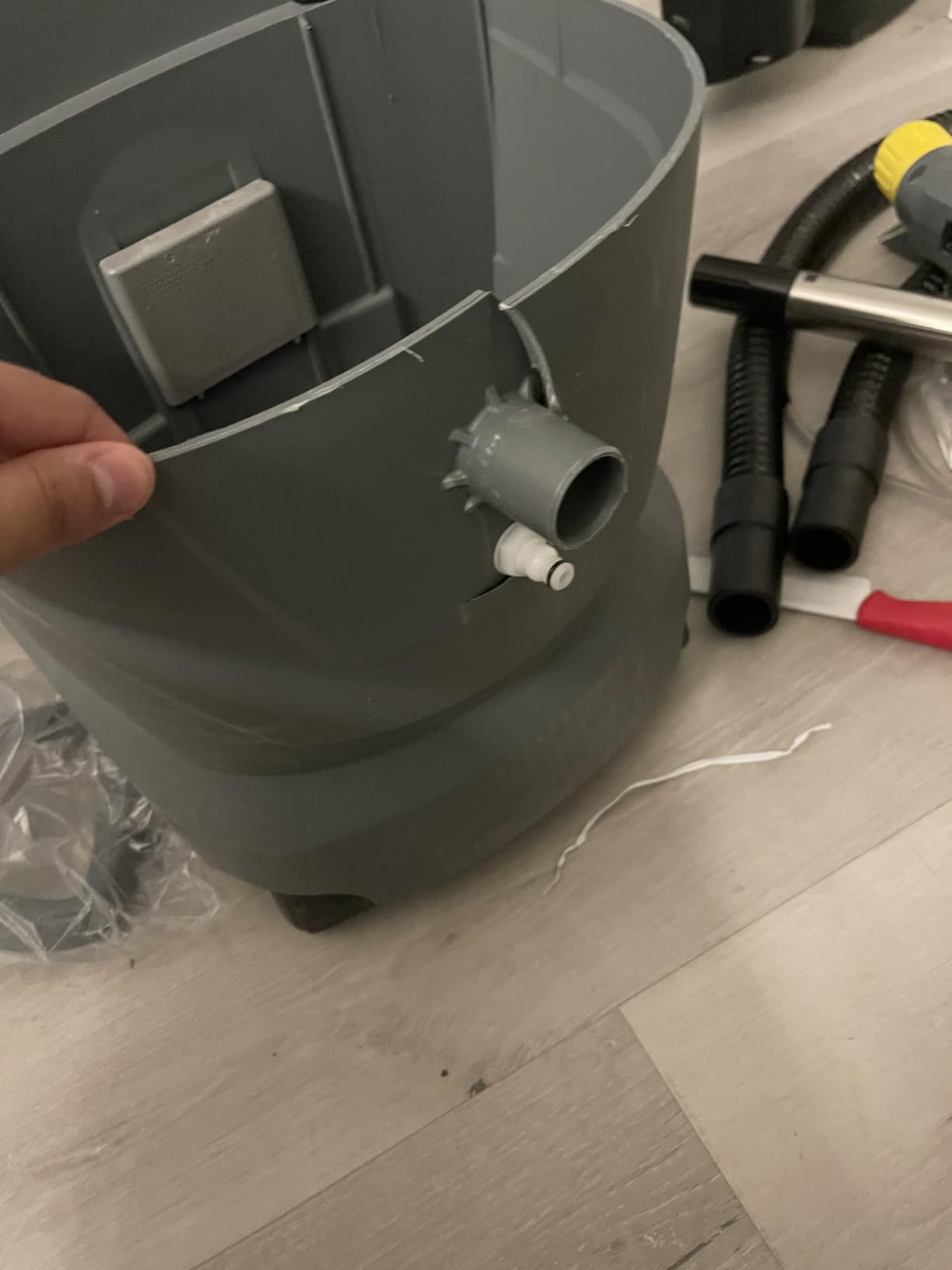Kärcher Puzzi 10/1 Commercial Carpet Extractor 12.5 PSI | Spot Cleaner for Area Rugs, Car & Auto Detailing, Carpet & Upholstery | 4.9 Gallon customer photo 1