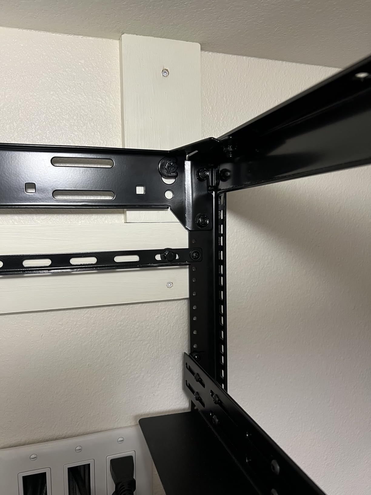 ECHOGEAR 15U Open Frame Rack w/Optimal Air Flow, DIY Assembly, 20.4