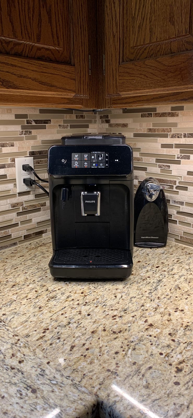 Philips 1200 Series Fully Automatic Espresso Machine, Classic Milk Frother, 2 Coffee Varieties, Intuitive Touch Display, 100% Ceramic Grinder, AquaClean Filter, Aroma Seal, Black (EP1220/04) customer photo 2