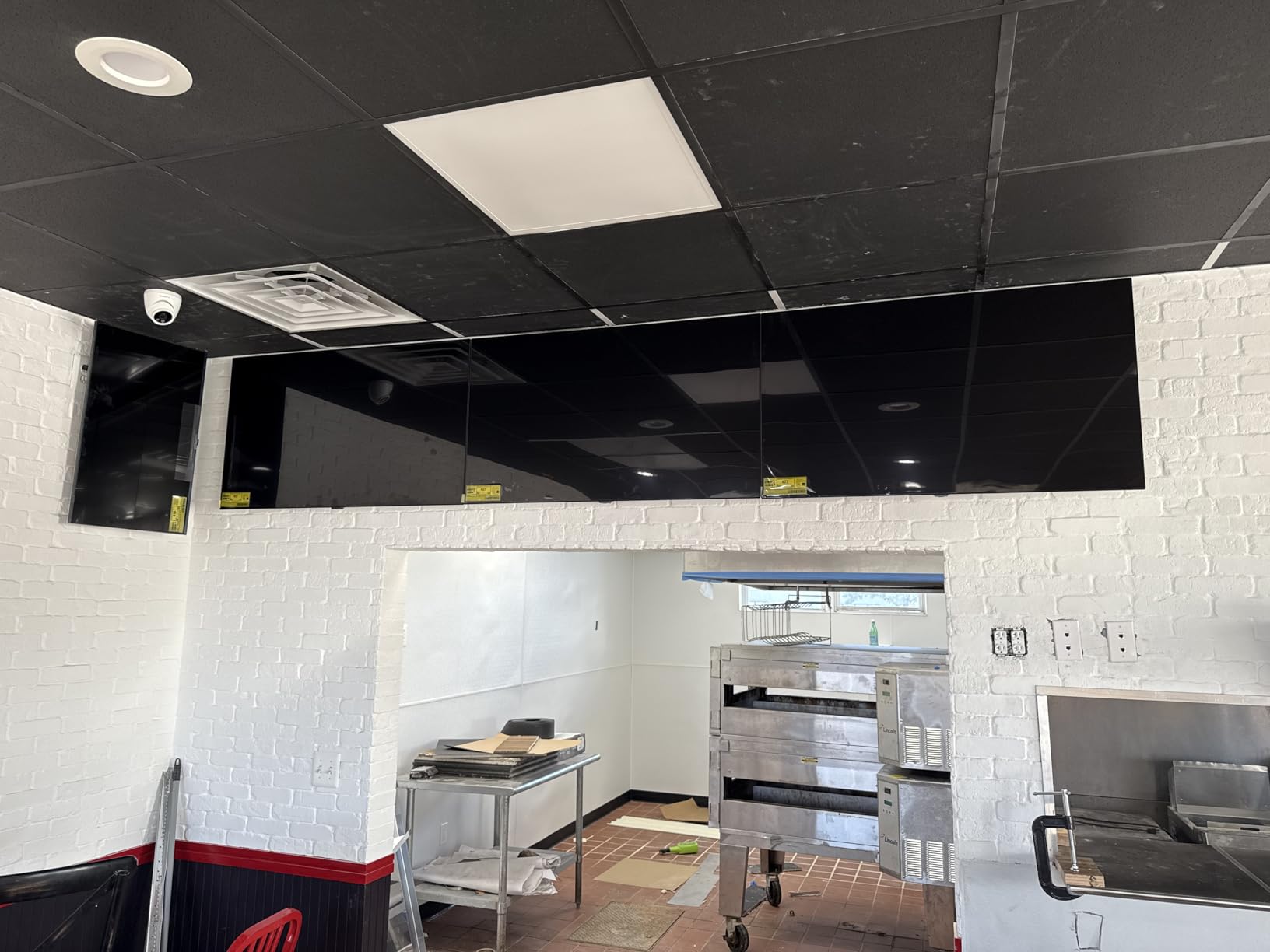 Monoprice 3x1 Menu Board Wall Mount for Screens Between 32in to 65in, Adjustable Tilt, Max Weight 66 Lbs Per Screen, VESA Patterns Up to 600x400, Steel Construction, Black - Commercial Series customer photo 1