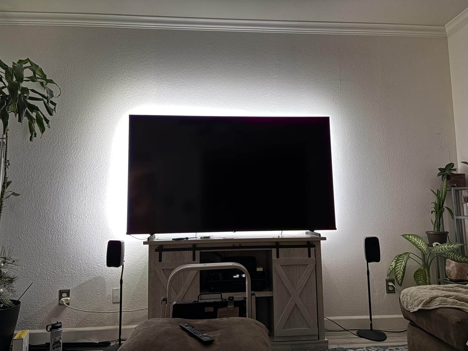 HAMLITE USB TV Bias Lighting 6500K True White for 50-55inch TV, 11.5ft LED Lighting fixtures for Indoor and Outdoor Lighting Applications Covers 4 Sides of 50-55 Inch TV, TV Light with RF Remote customer photo 2