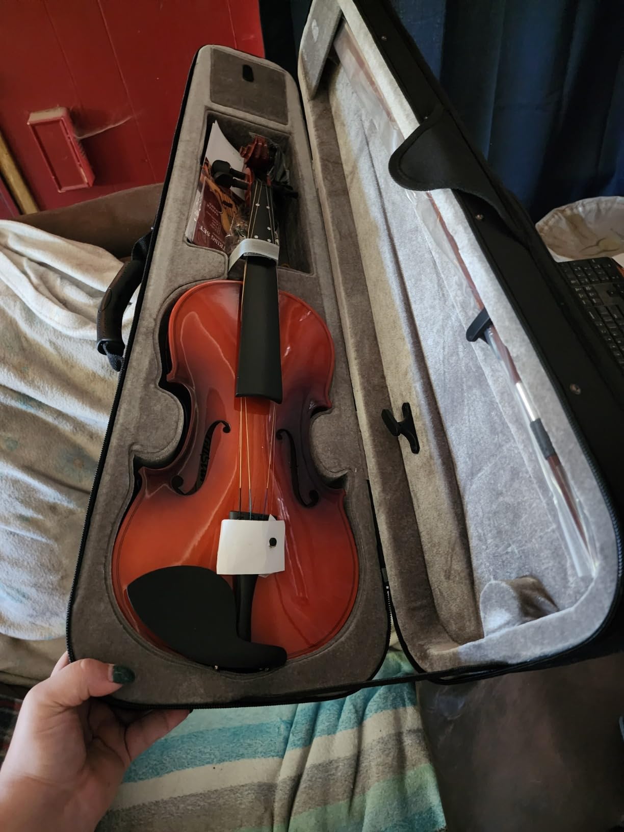 Eastar 3/4 Violin for Beginners, Violins Kit for Student, Fiddle with Hard Case, Rosin, Shoulder Rest, Bow, and Extra Strings (Imprinted Finger Guide on Fingerboard) customer photo 2