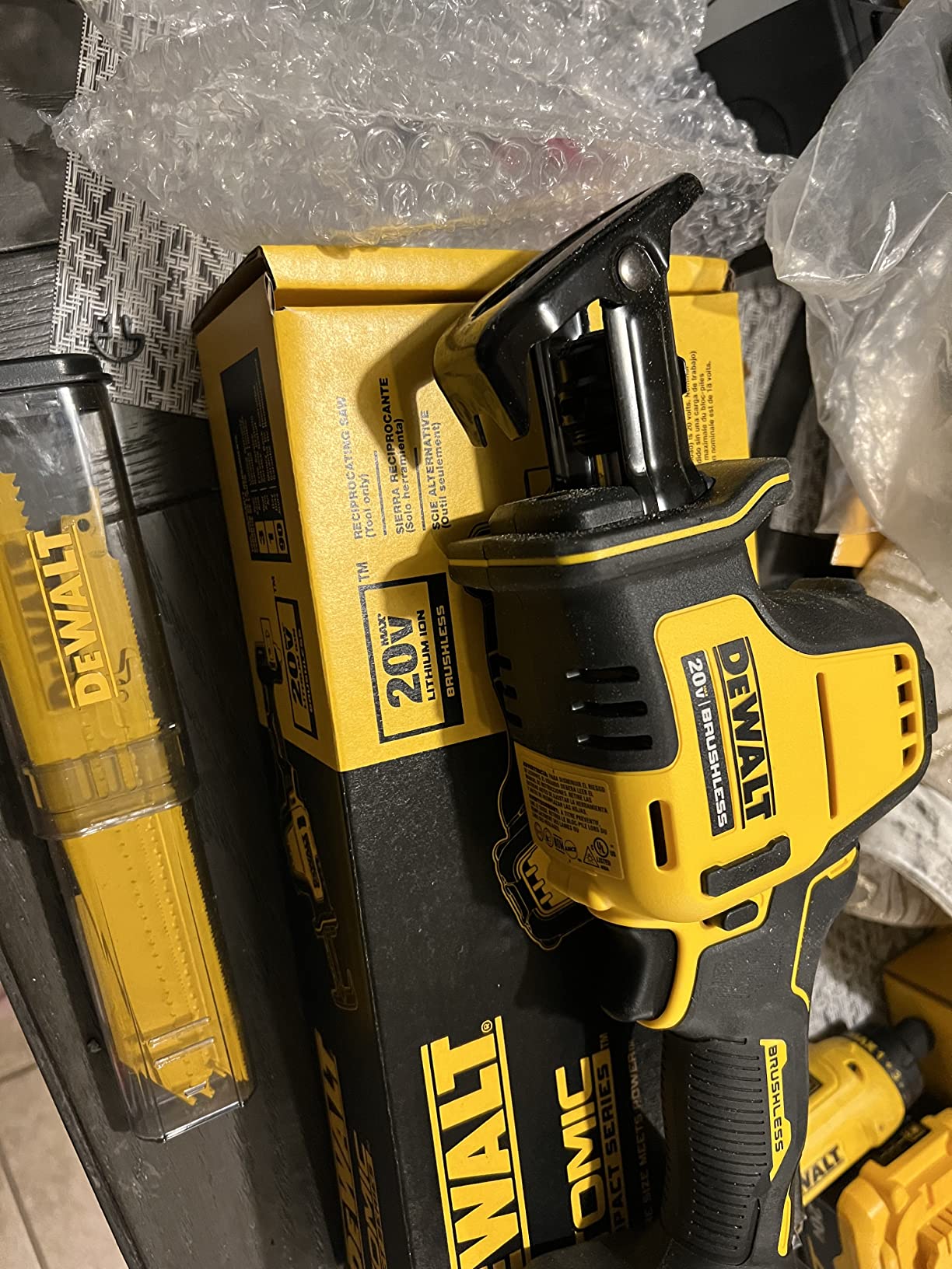 DEWALT ATOMIC 20V MAX* Reciprocating Saw, One-Handed, Cordless, Tool Only (DCS369B) customer photo 2